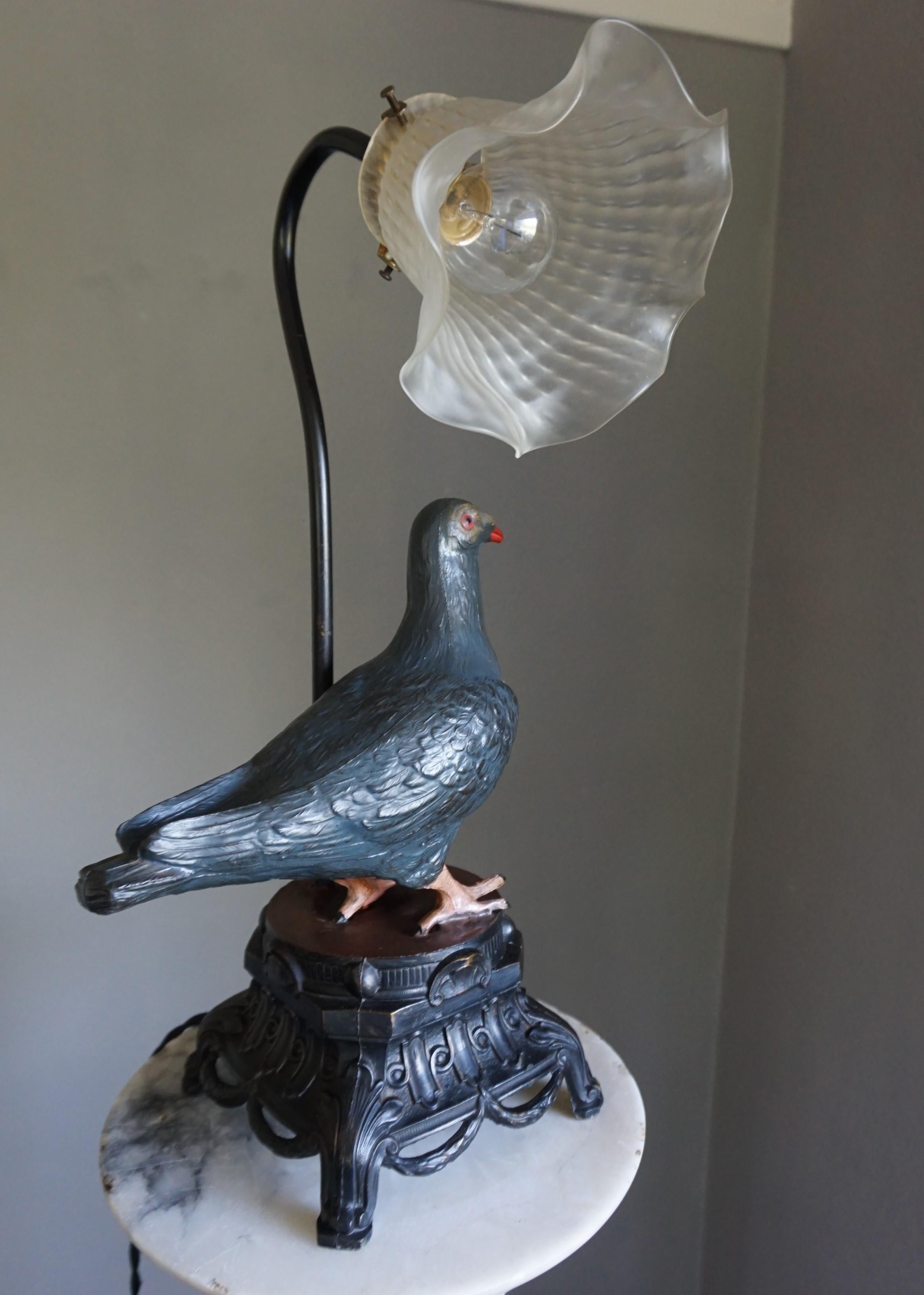 20th Century Antique Table or Desk Lamp with Symbolic Dove Sculpture and Flowery Shade For Sale