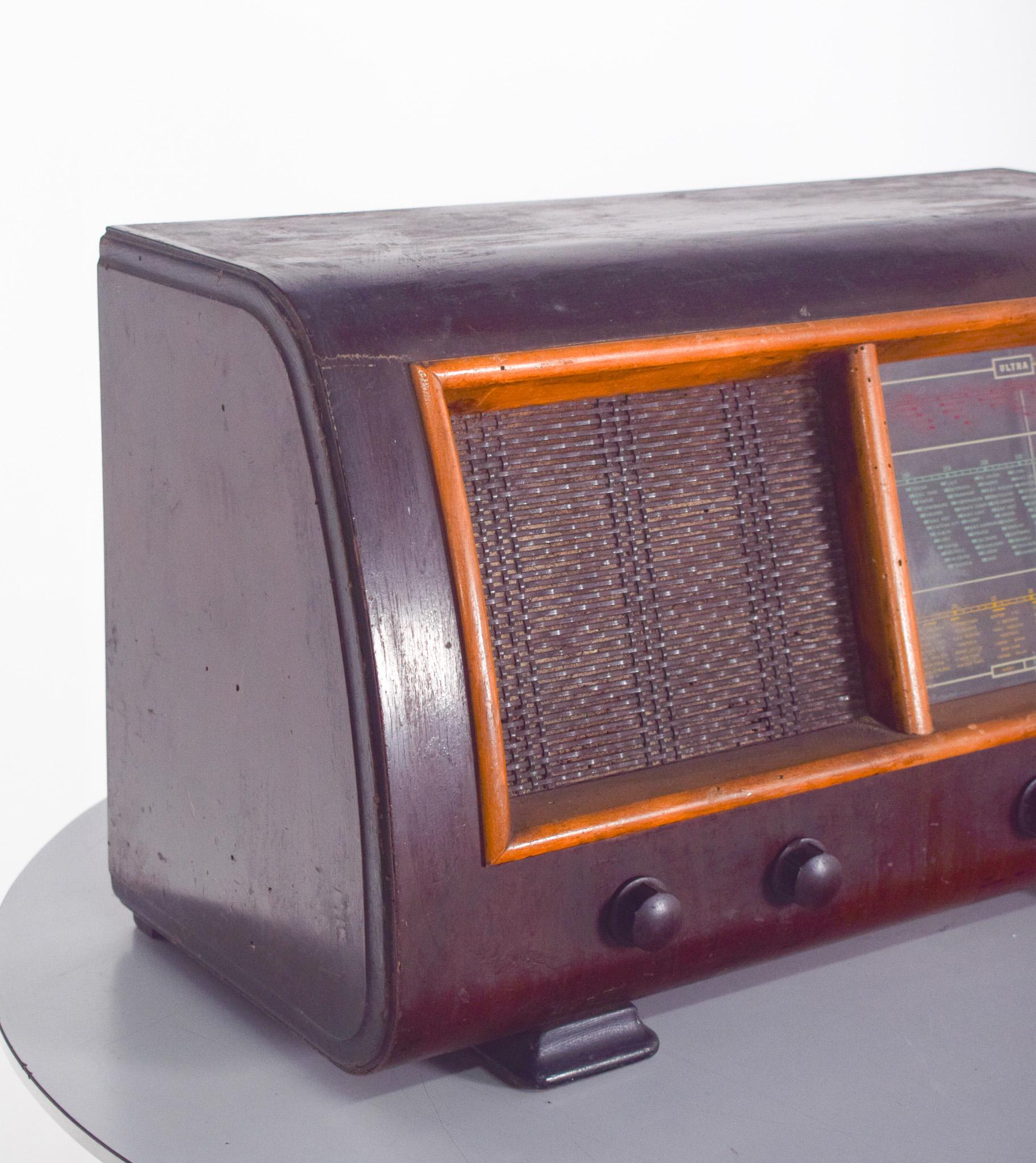 Radio de table ancienne avec étui en bois État moyen - En vente à Lisboa, Lisboa
