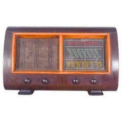 Radio de table ancienne avec étui en bois