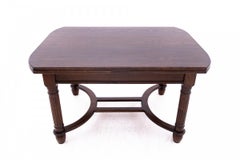 Antique table with 6 chairs from around 1880.