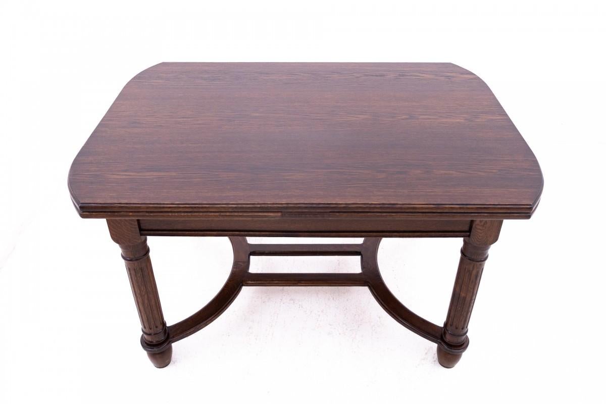 19th Century Antique table with 6 chairs from around 1880. For Sale