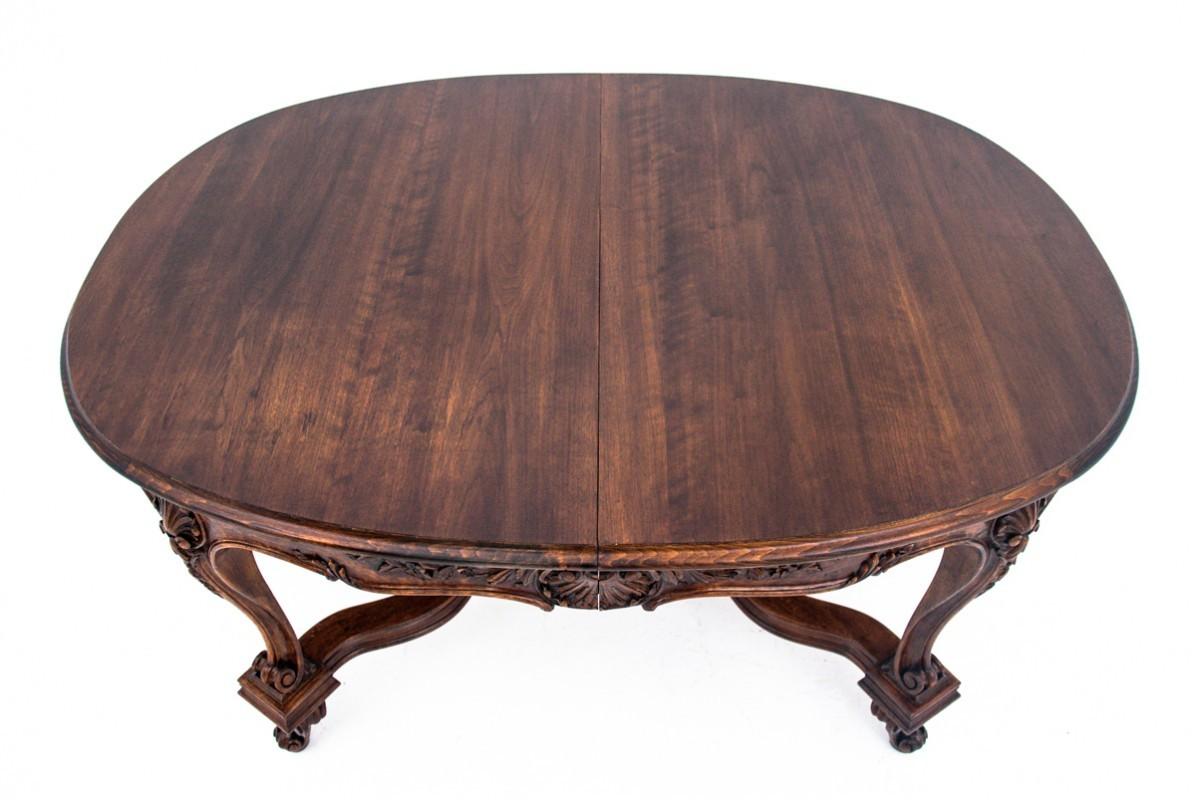 Antiker Tisch mit 6 Stühlen, Westeuropa, spätes 19. Jahrhundert. (Spätes 19. Jahrhundert) im Angebot