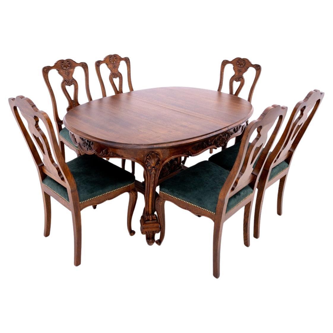 Table ancienne avec 6 chaises, Europe occidentale, fin du XIXe siècle.