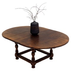 Mesa antigua con bonito desgaste, hacia 1900