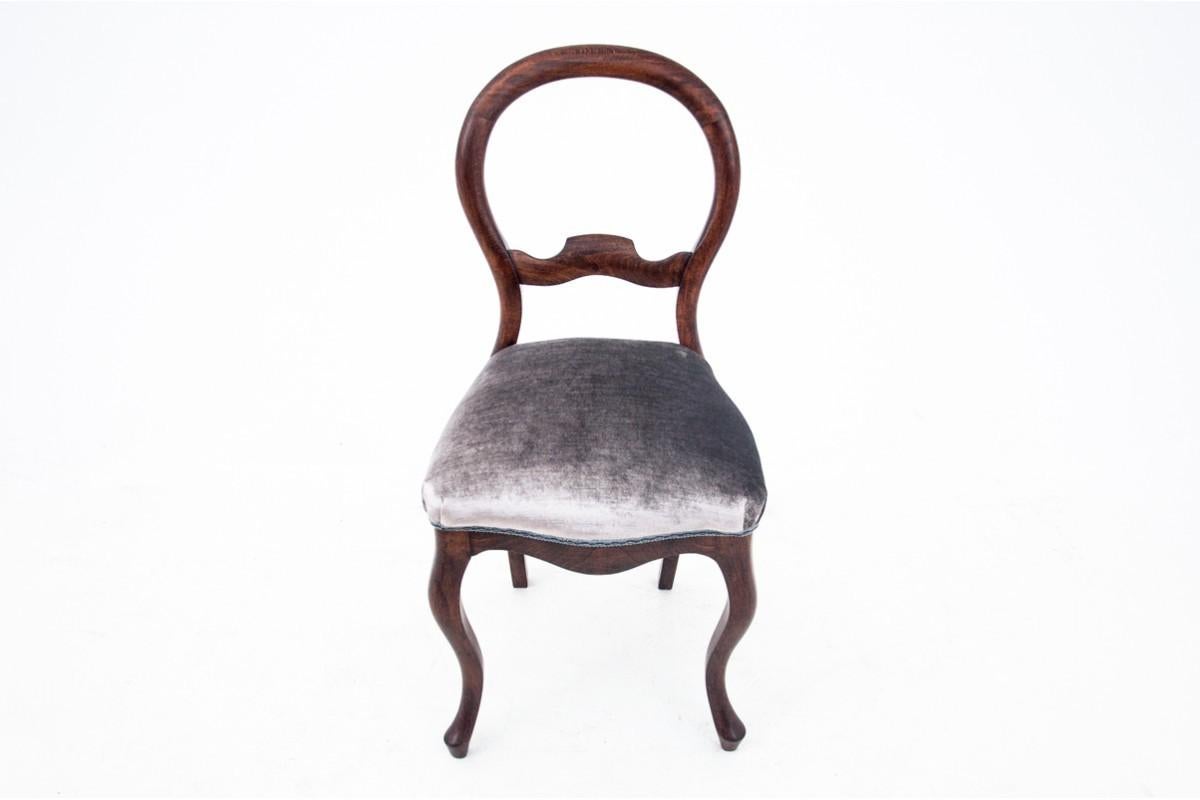 Inconnu Table ancienne avec chaises, Europe du Nord, vers 1870. en vente