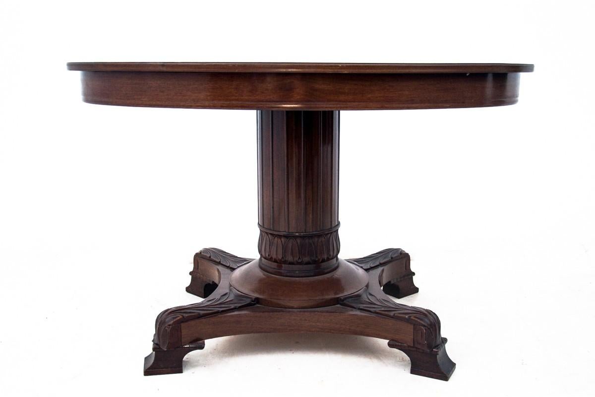 Walnut Antique Table with Chairs, Northern Europe, Early 20th Century