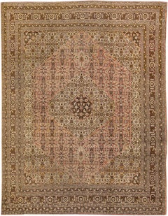 Tapis Tabriz ancien en laine beige et marron, fait à la main sur toute sa surface