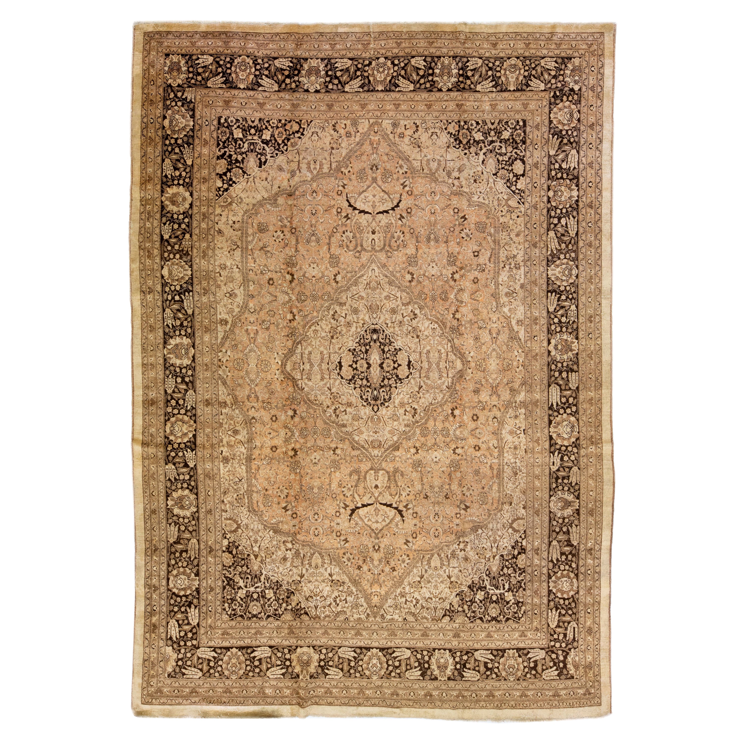 Tappeto antico Tabriz Beige fatto a mano in lana persiana oversize con motivo Shah Abbasi