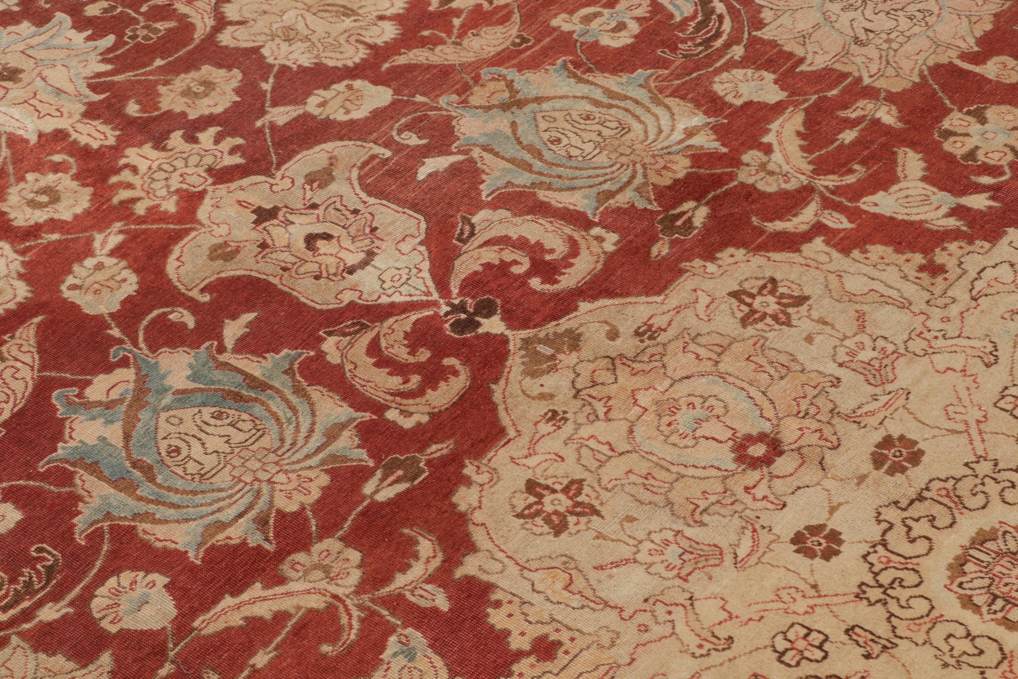 Lana Antico tappeto floreale persiano in lana Tabriz beige rosso e blu - stile medaglione in vendita