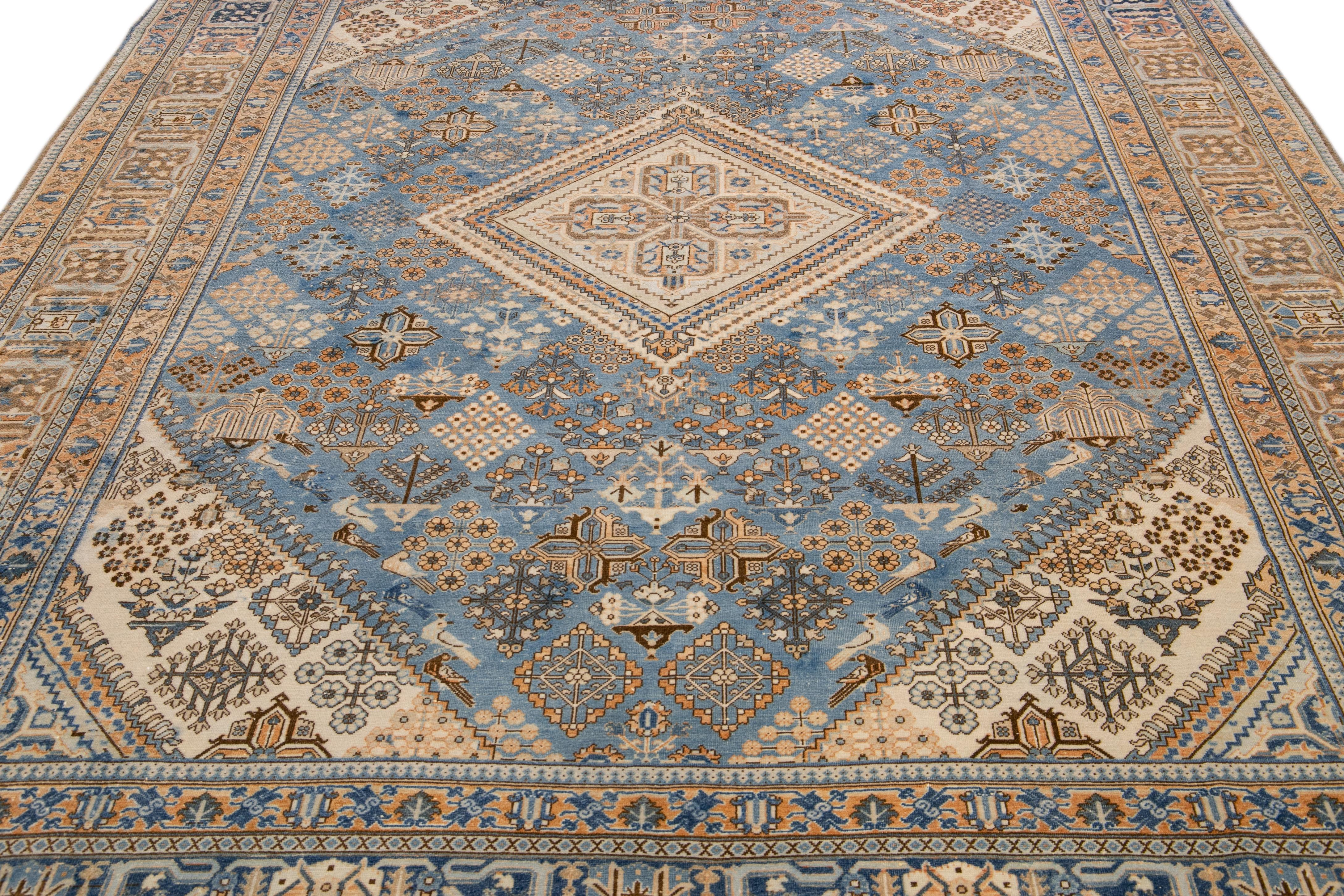 Perse Ancien tapis bleu de Tabriz en laine persane conçu à la main en vente