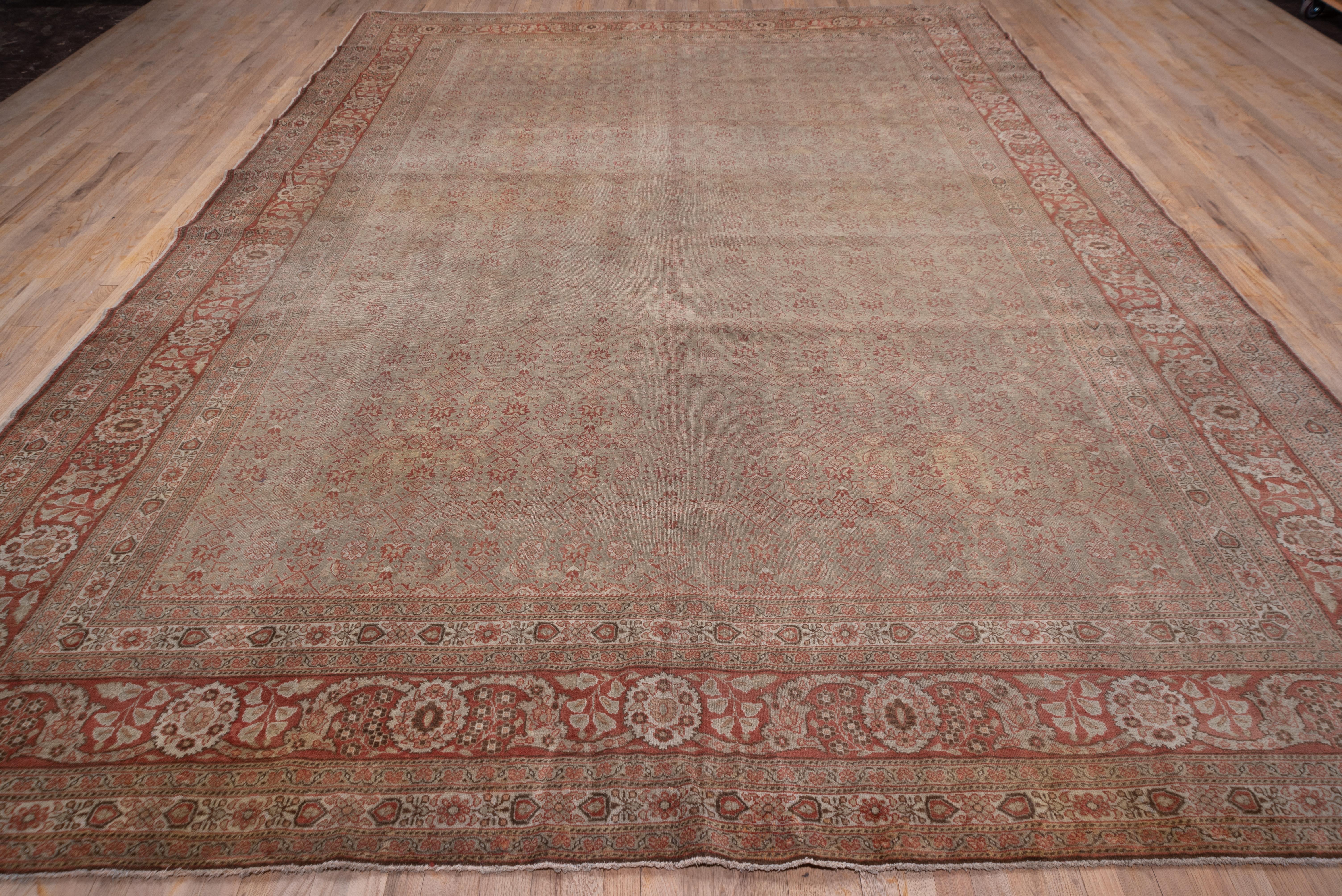 Antique Tabriz Carpet, circa 1900s In Excellent Condition For Sale In New York, NY