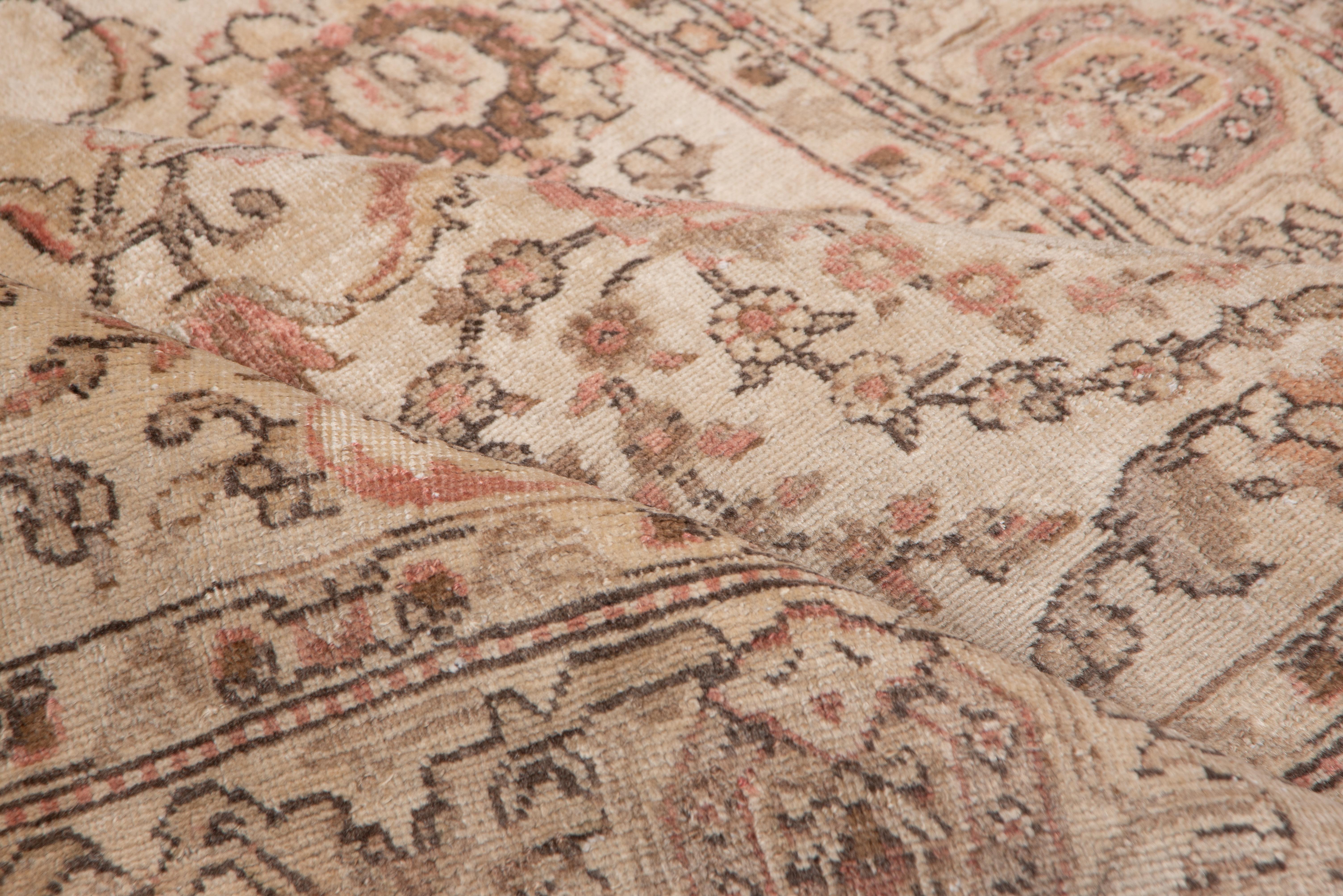 Antique Tabriz Carpet, circa 1930s In Good Condition For Sale In New York, NY