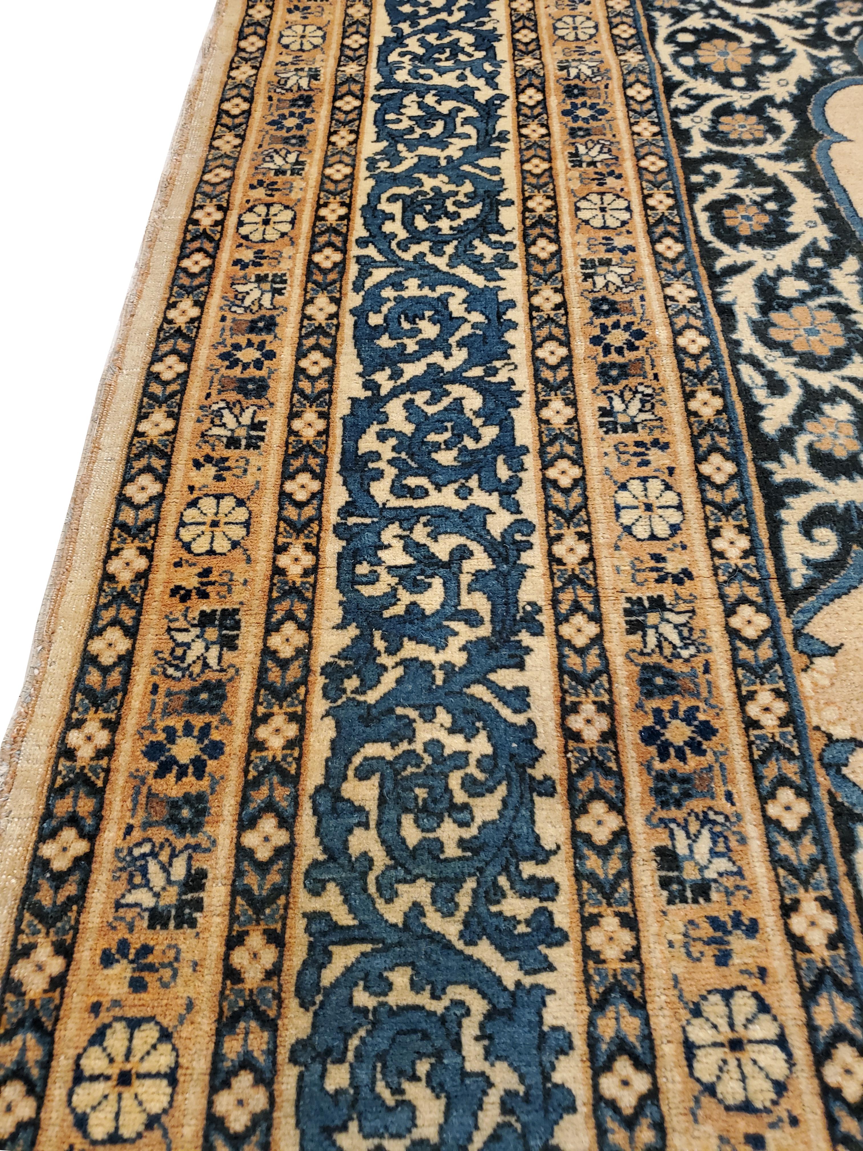 Antique Tabriz Carpet, Hadji Jalili Persian Rug, Earth Tones, Ivory and Blue In Excellent Condition For Sale In Port Washington, NY