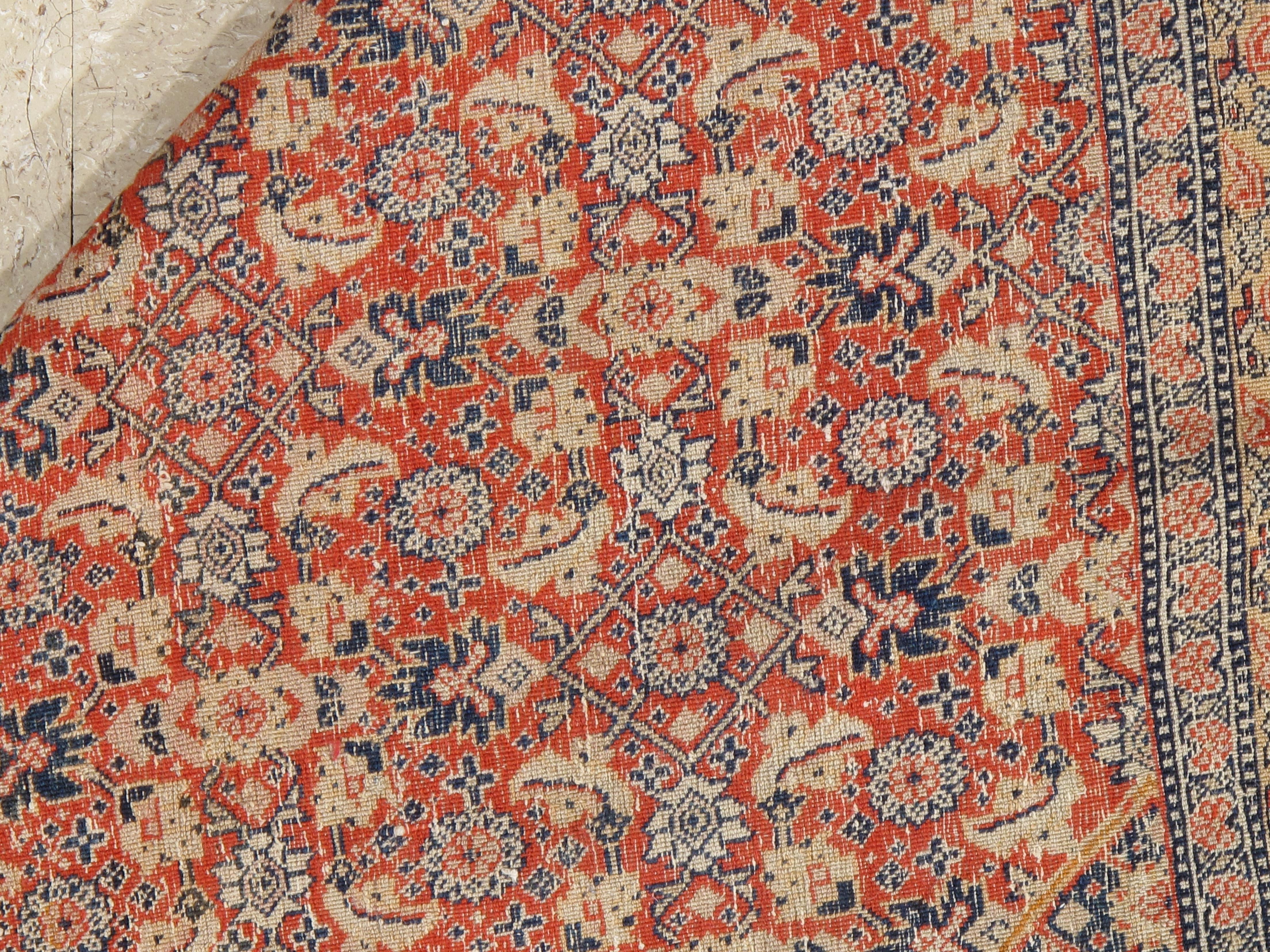 Antiker Täbris-Teppich, Hadji-Jalili-Perserteppich, Erdtöne, Elfenbein, Rost, Marineblau (Tabriz) im Angebot