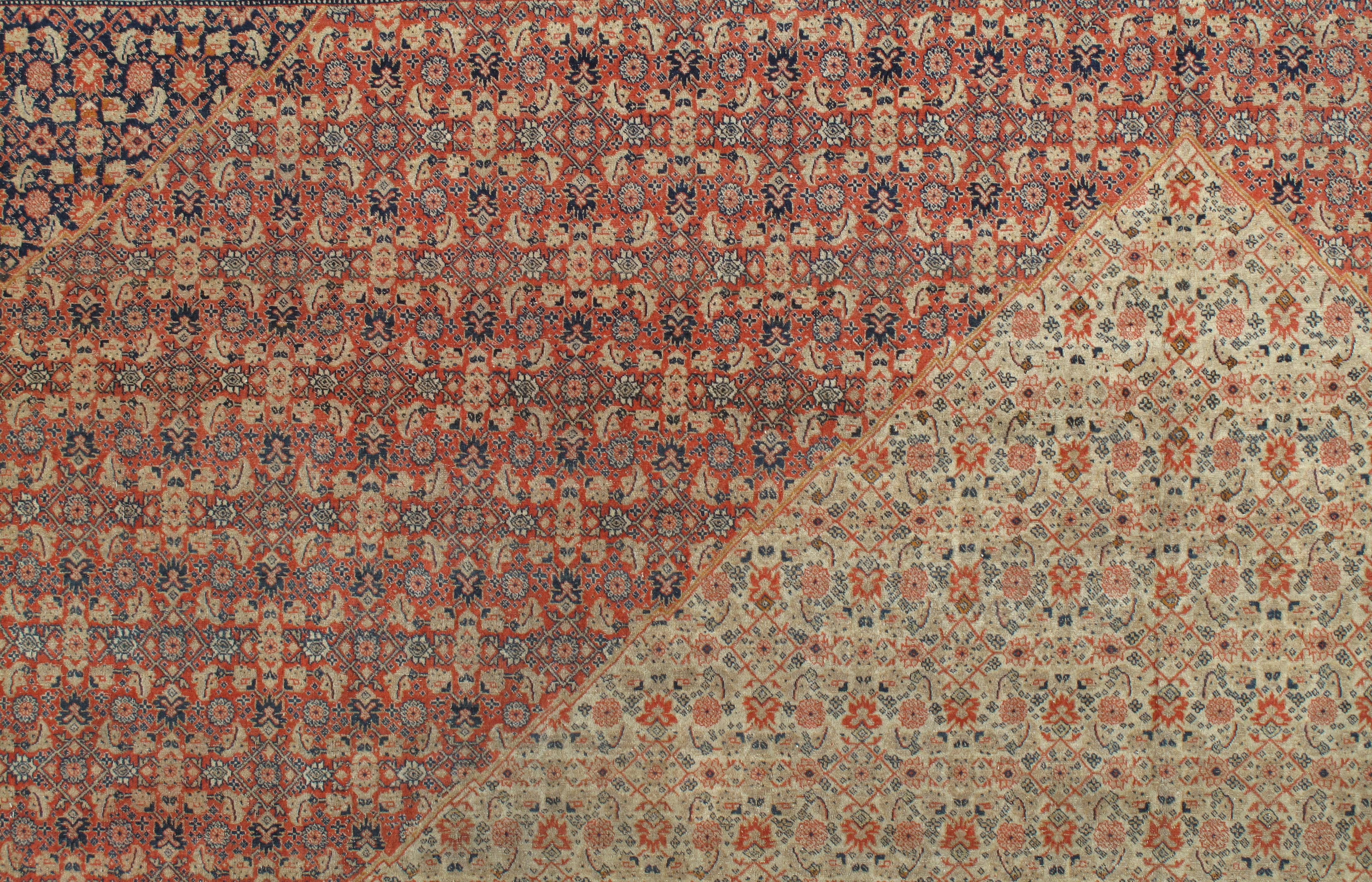 Antiker Täbris-Teppich, Hadji-Jalili-Perserteppich, Erdtöne, Elfenbein, Rost, Marineblau (19. Jahrhundert) im Angebot