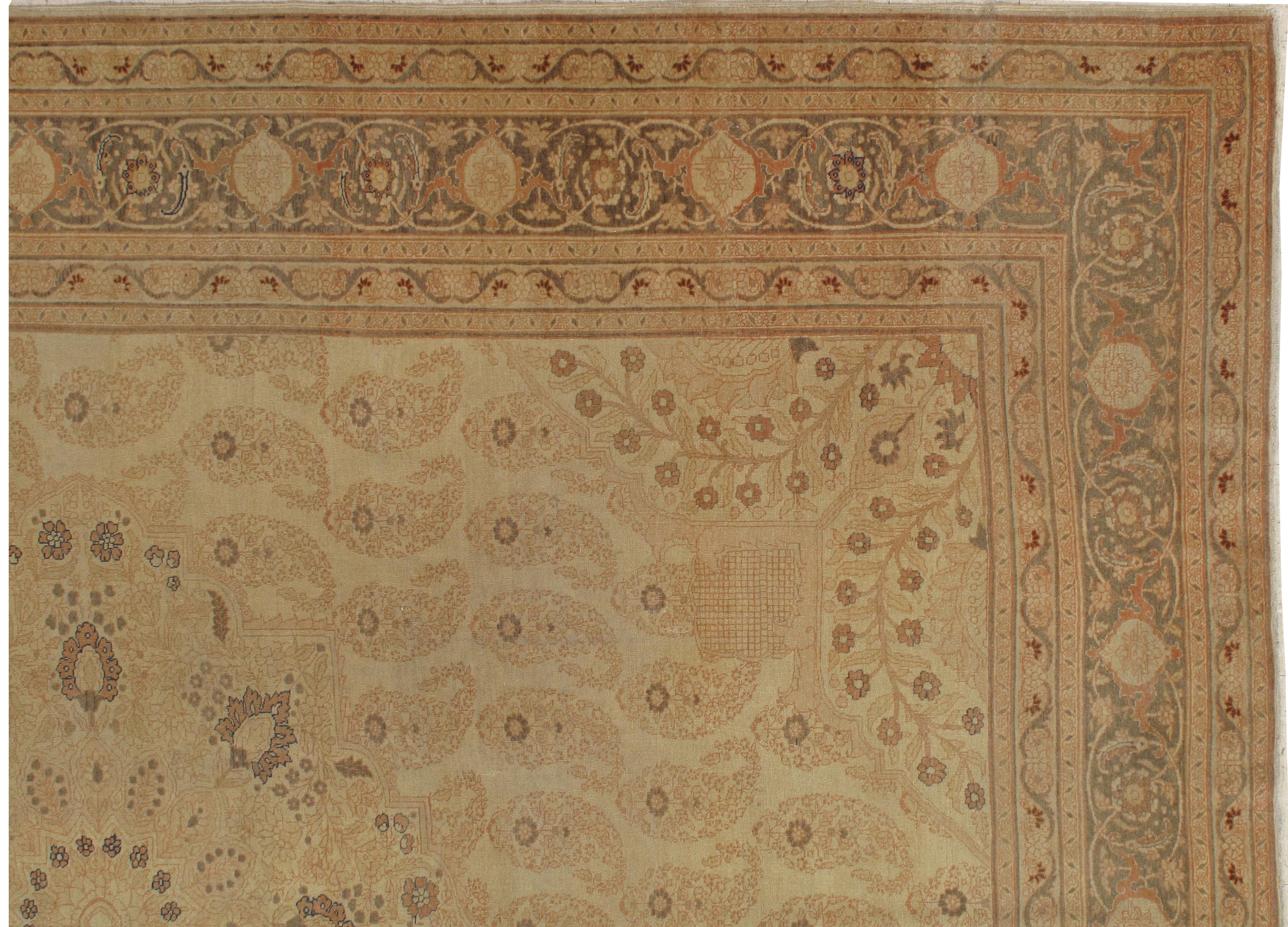 Antiker Täbris-Teppich, Hadji Jalili Perserteppich, Erdtöne, Elfenbein, Terrakotta (Tabriz) im Angebot