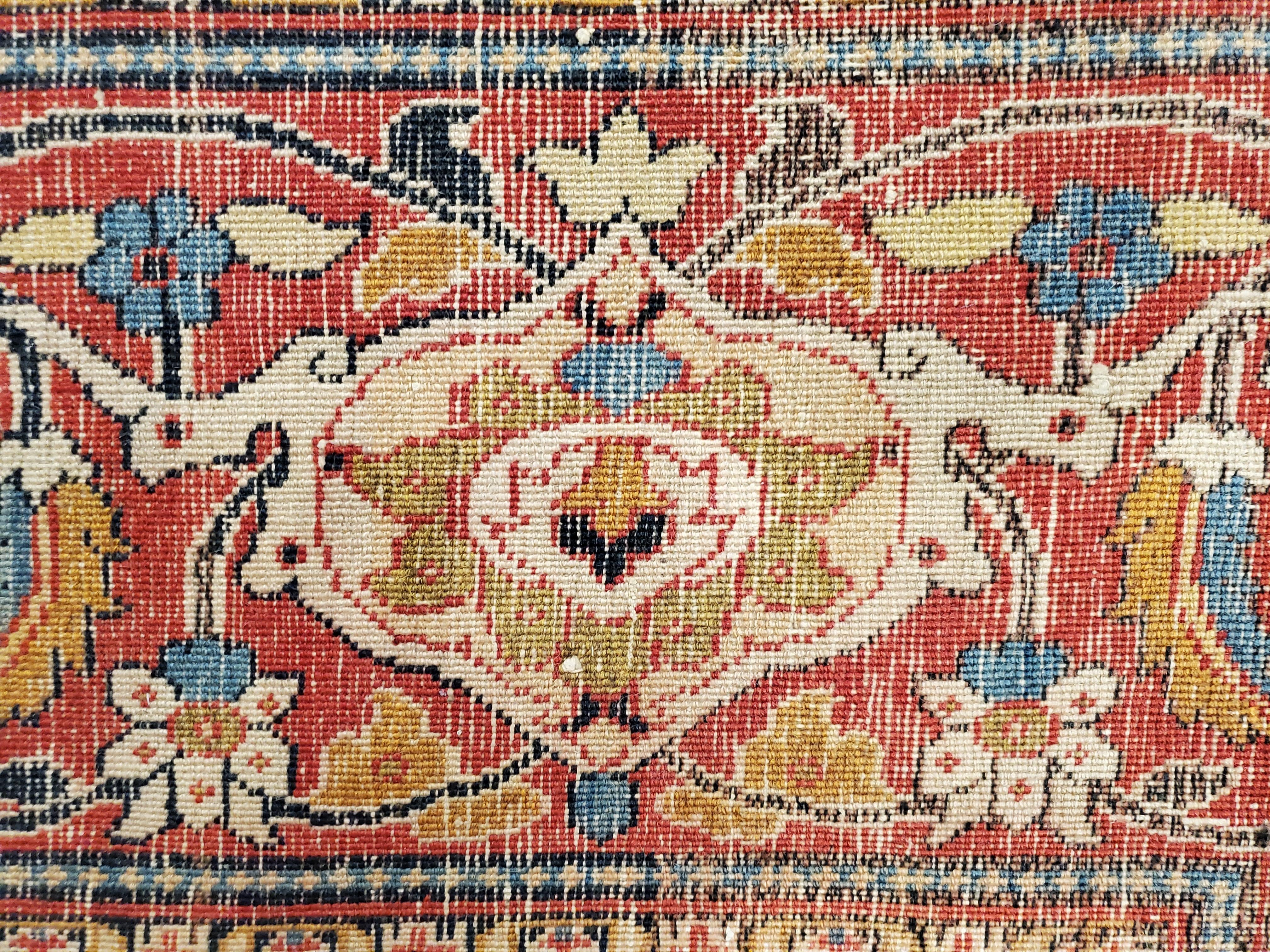 Tapis persan ancien de Tabriz, tapis fait à la main en or à fleurs, rouge et beige en vente 4
