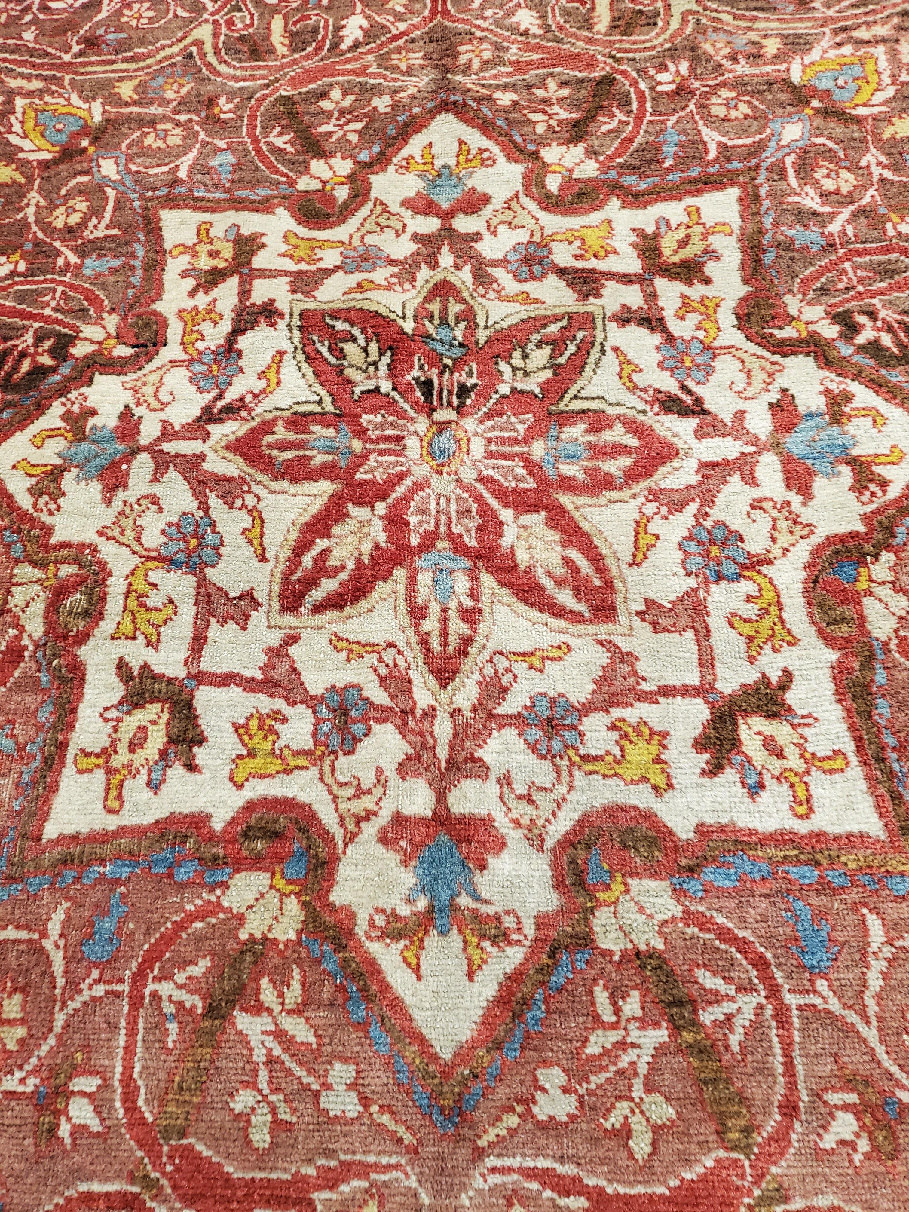 Tapis persan ancien de Tabriz, tapis fait à la main en or à fleurs, rouge et beige Bon état - En vente à Port Washington, NY