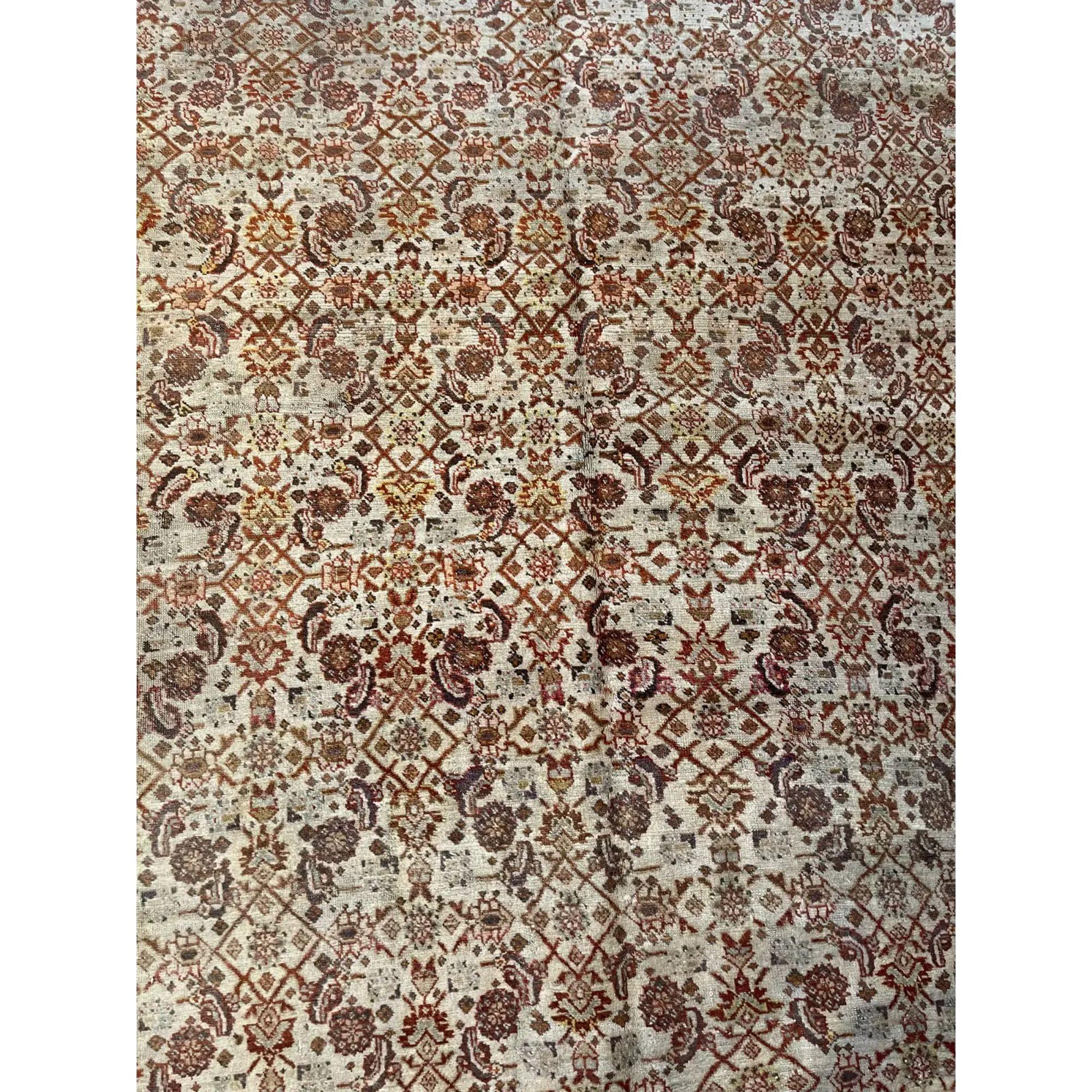 Inconnu Ancien tapis de Tabriz à motifs floraux 12'5''x9'7'' en vente
