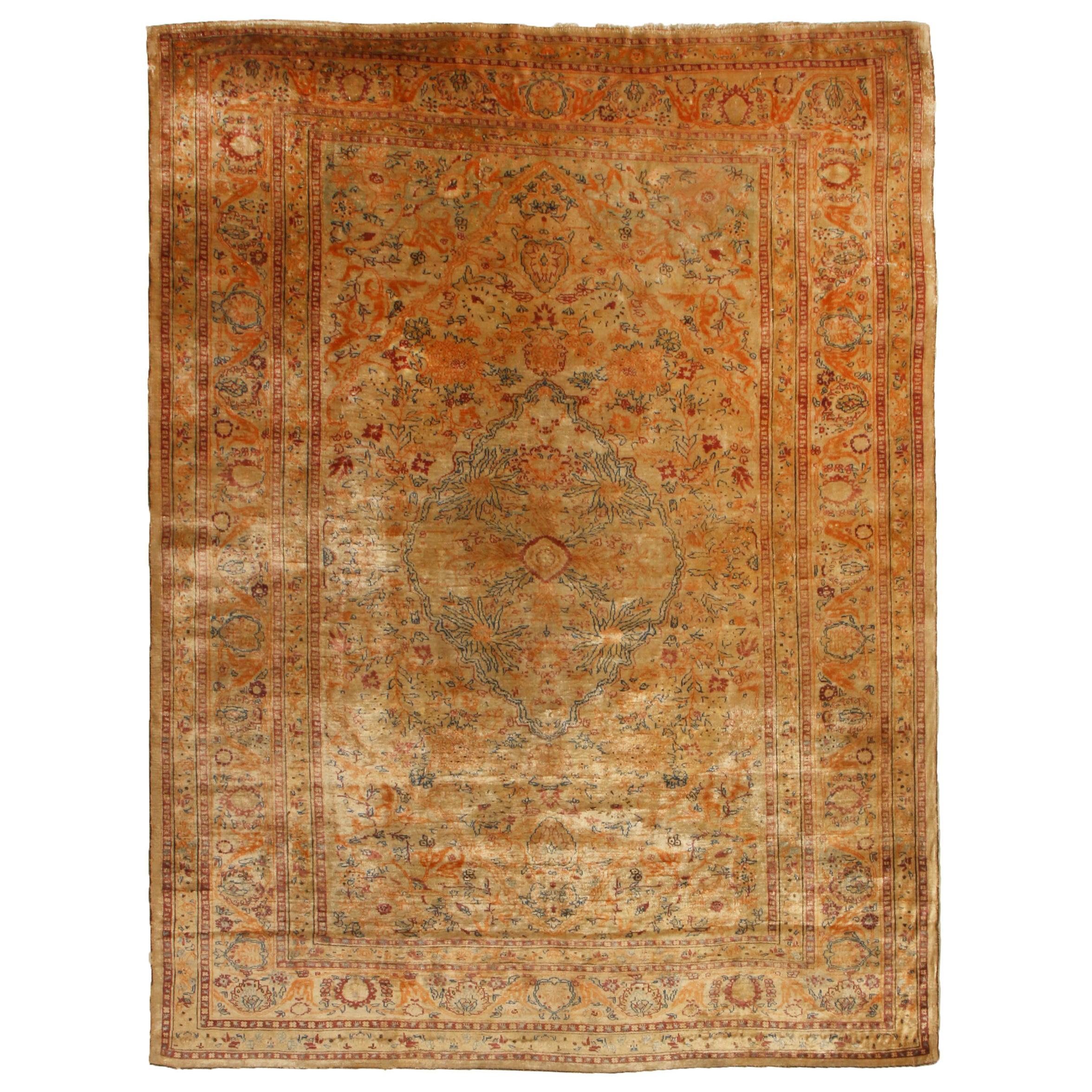 Antiker goldbrauner Seiden-Perserteppich aus Täbriz von Rug & Kilim