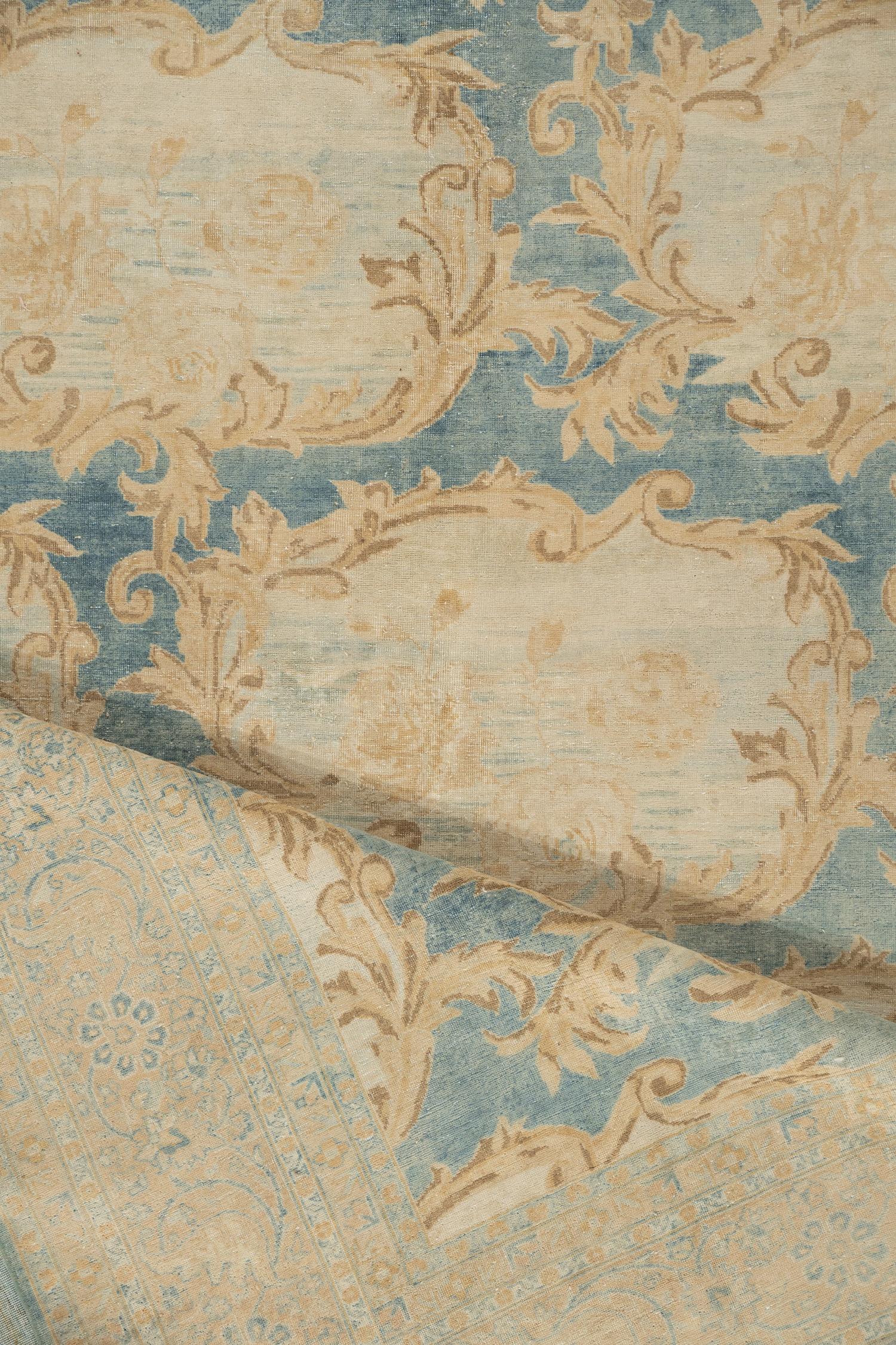 XIXe siècle Antiquities Circa 1900 Tabriz Gole-Farang Wool Hand Knotted Rug 9'5 X 16'. en vente