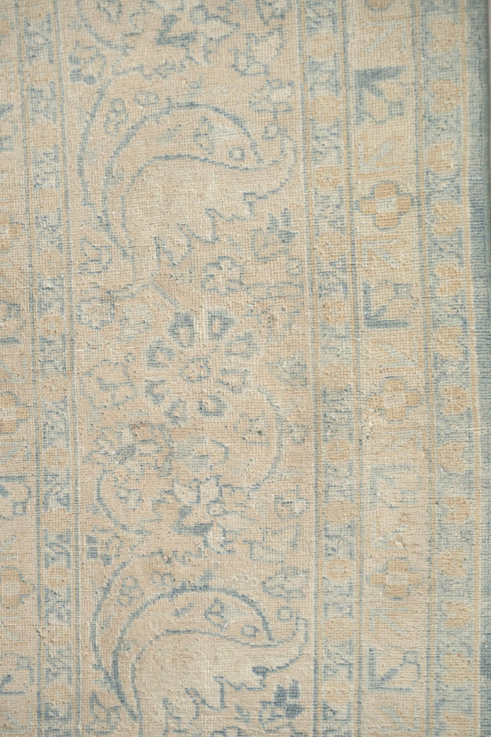 Antiquities Circa 1900 Tabriz Gole-Farang Wool Hand Knotted Rug 9'5 X 16'. en vente 2