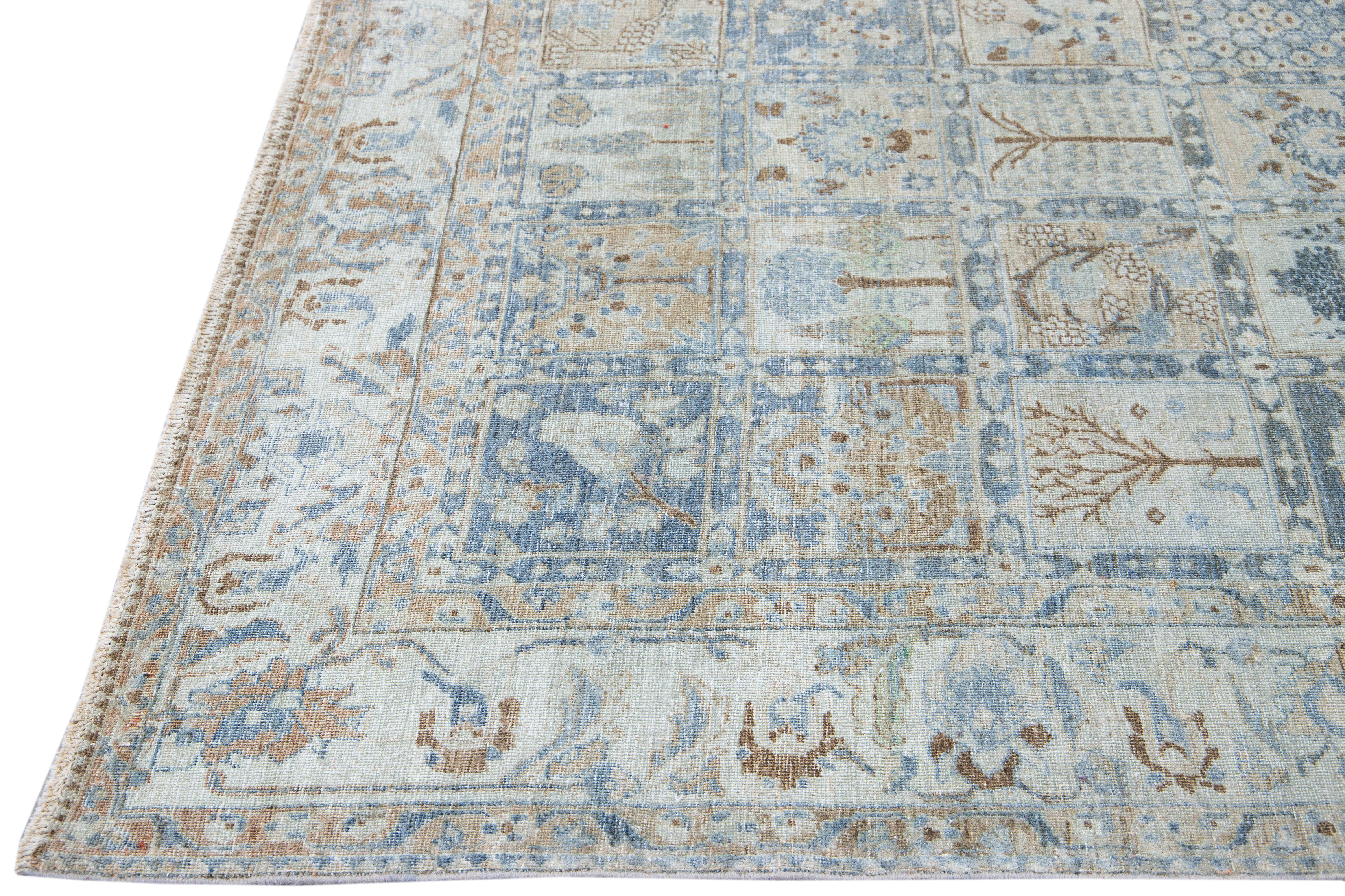 Antiker handgefertigter blauer Teppich aus Wolle mit geometrischem Muster aus Täbris (Islamisch) im Angebot