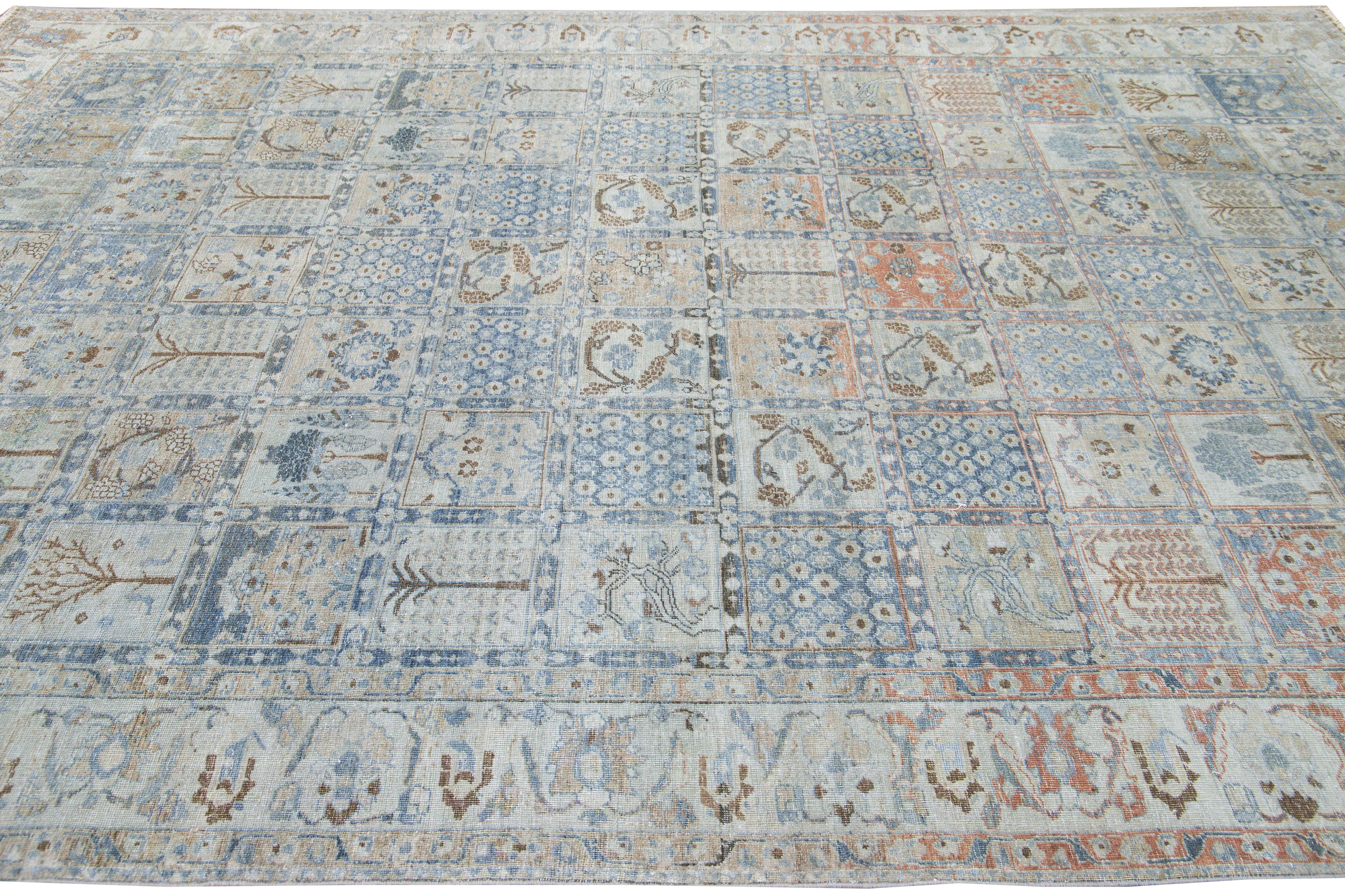 Antiker handgefertigter blauer Teppich aus Wolle mit geometrischem Muster aus Täbris (Handgeknüpft) im Angebot