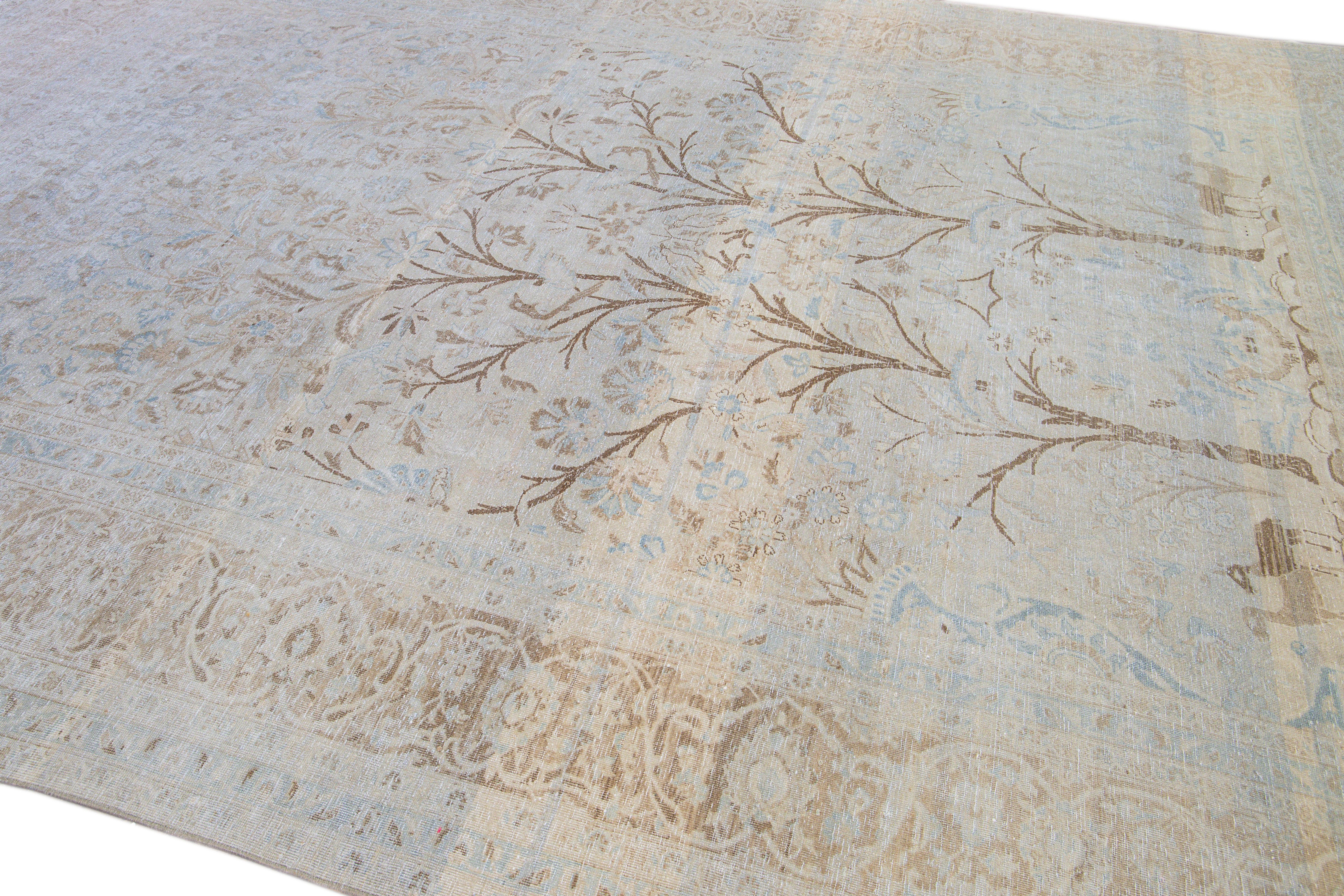 20ième siècle Tapis ancien en laine bleue Tabriz, fait à la main et conçu de manière botanique en vente