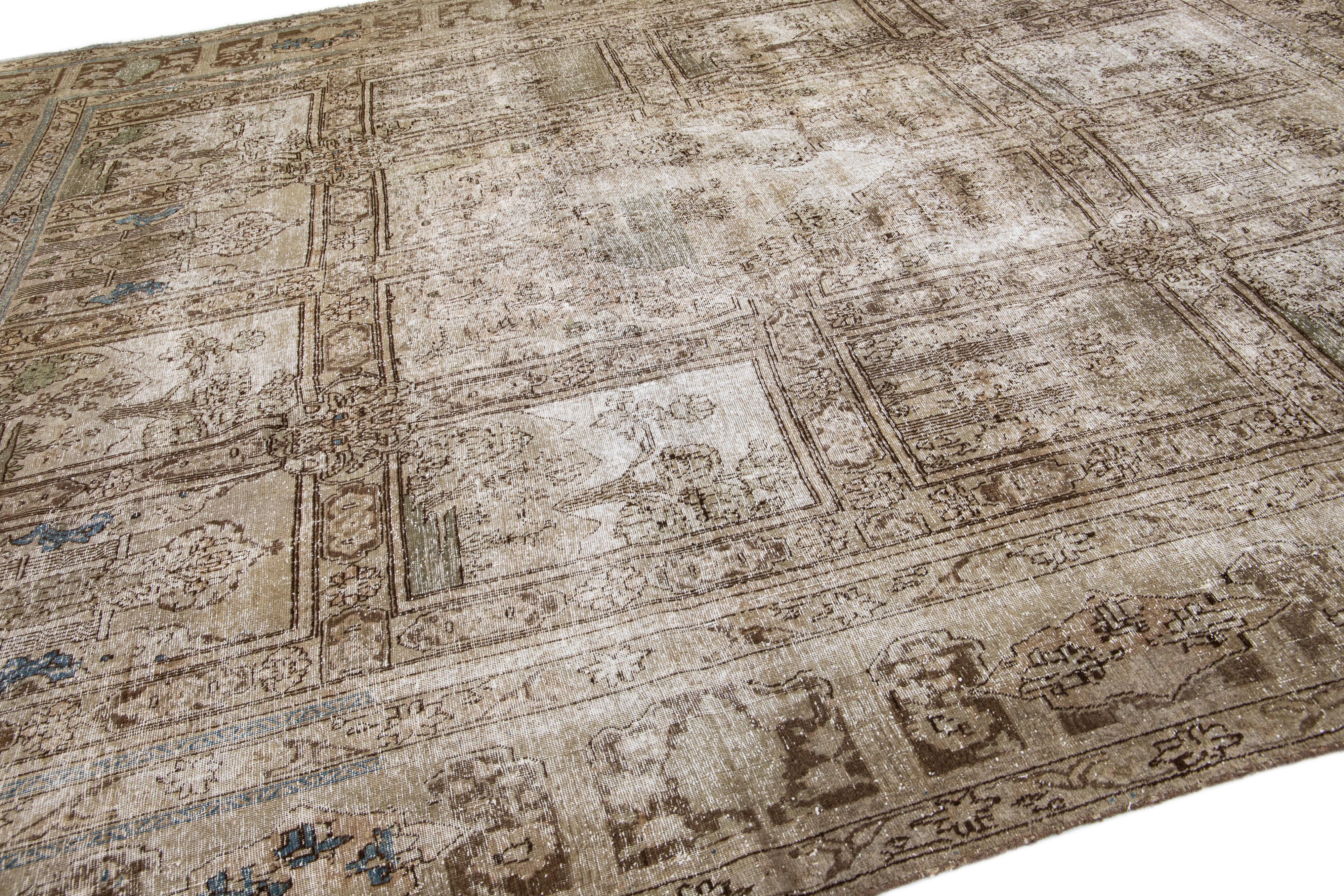 XX secolo Tappeto antico Tabriz in lana marrone persiano floreale fatto a mano in vendita