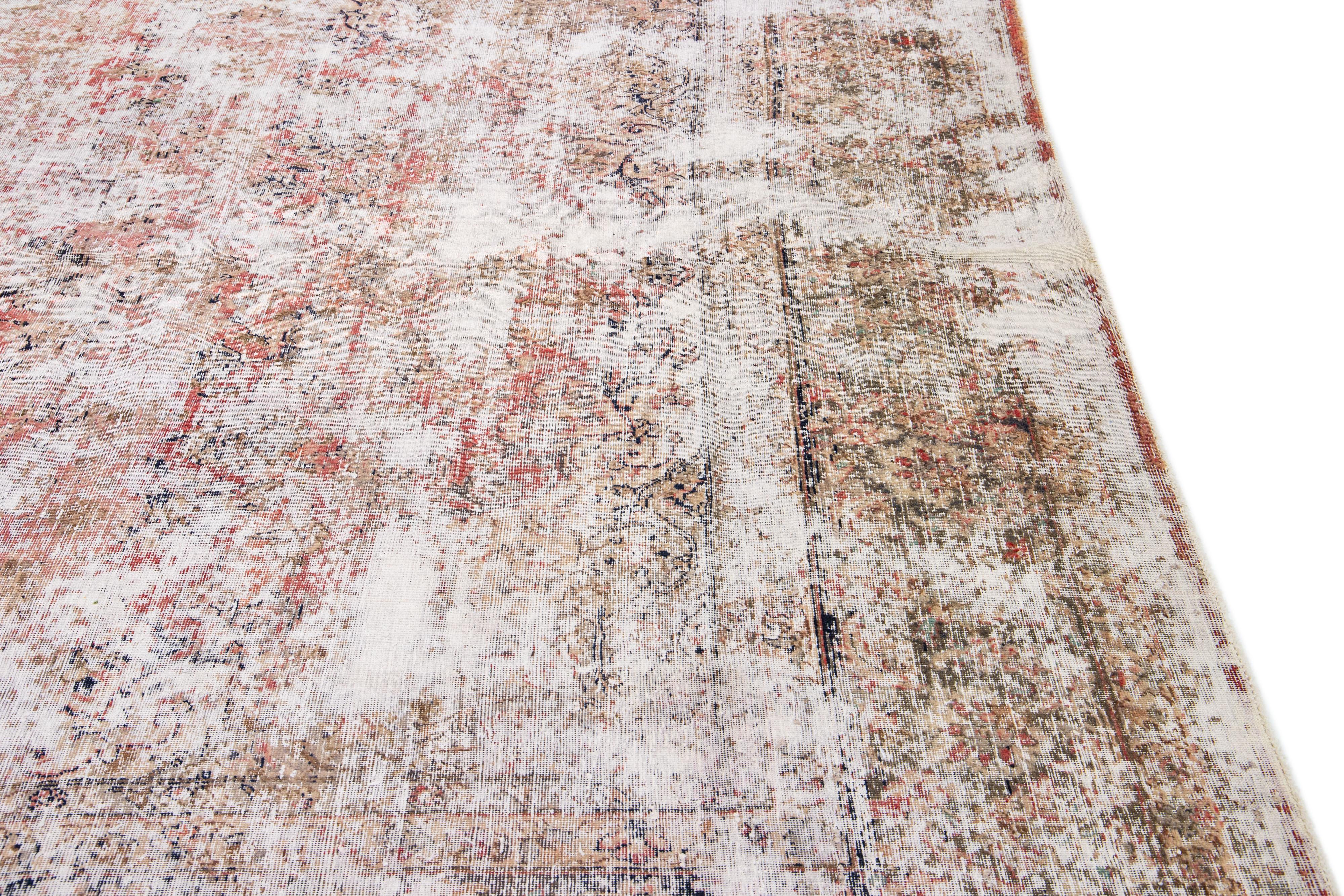 Laine Ancien tapis de Tabriz en laine persane vieillie et rouille, fait à la main en vente