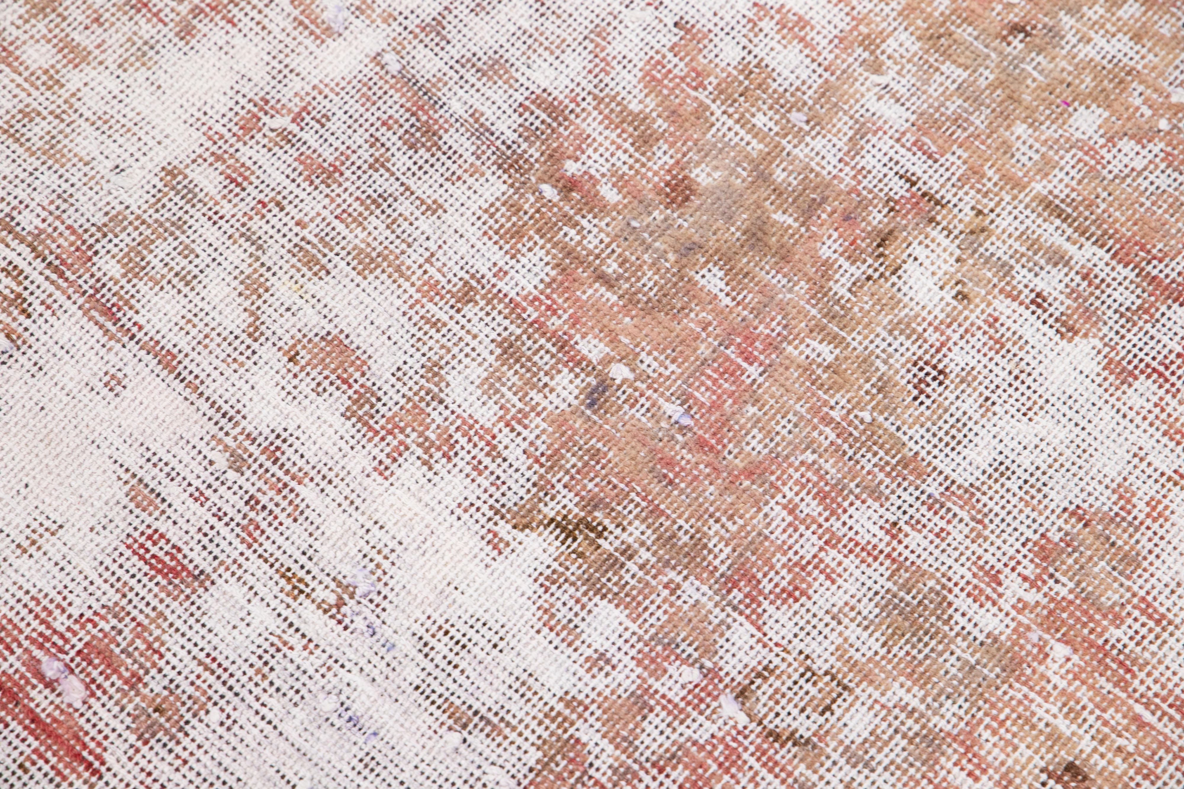 Antiker, handgefertigter, rostfarbener Teppich aus persischer Wolle aus Täbris im Angebot 1