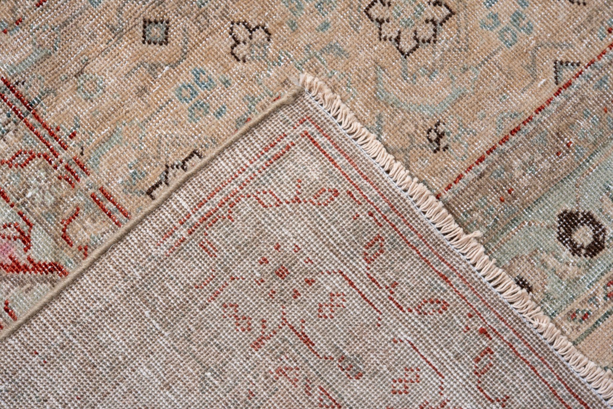 Asiatique Tabriz in Oatmeal Field en vente