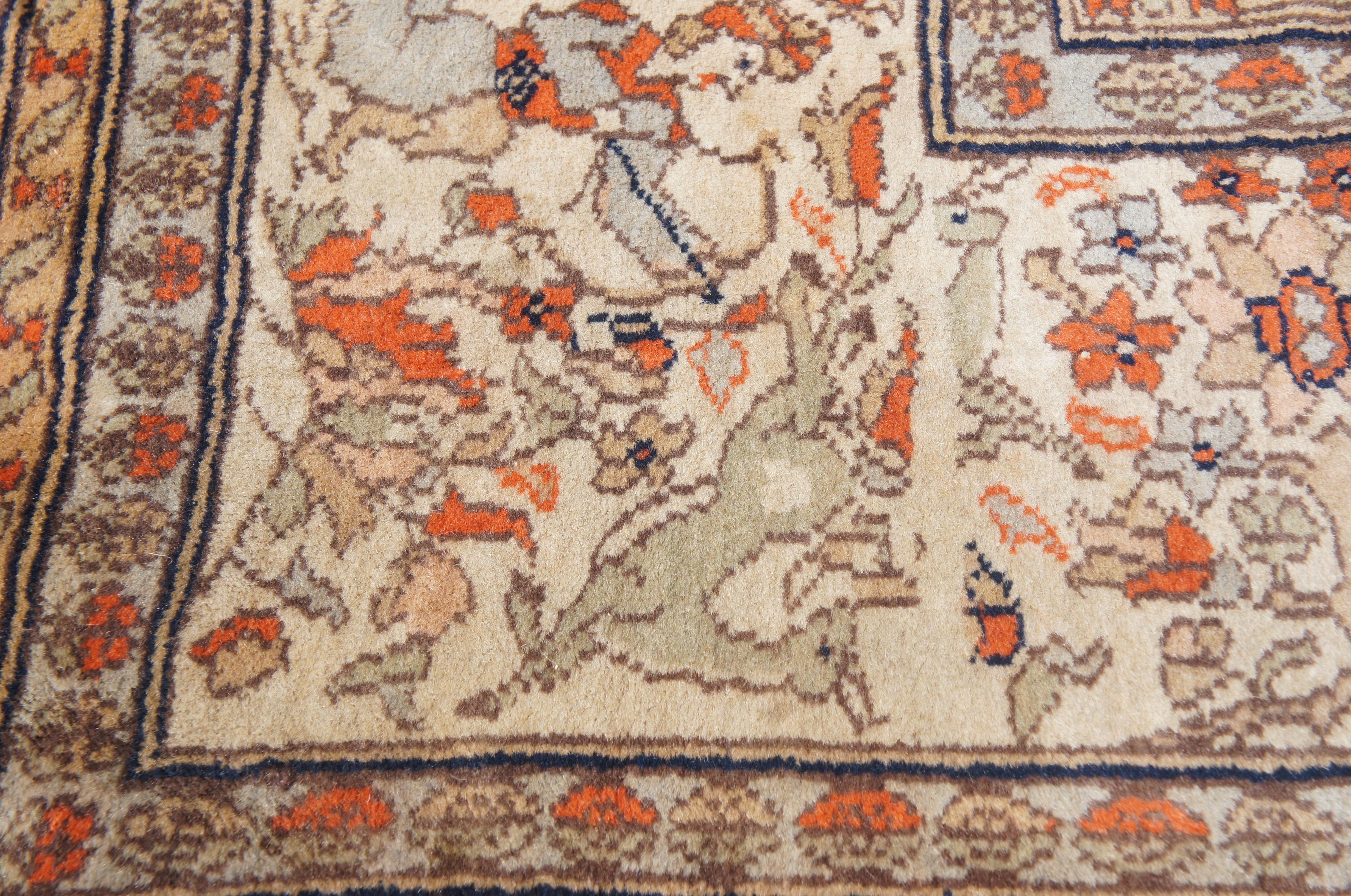 Antiker antiker persischer Täbris Indo-Perserteppich aus Wolle mit Medaillon Isfahan im Angebot 3