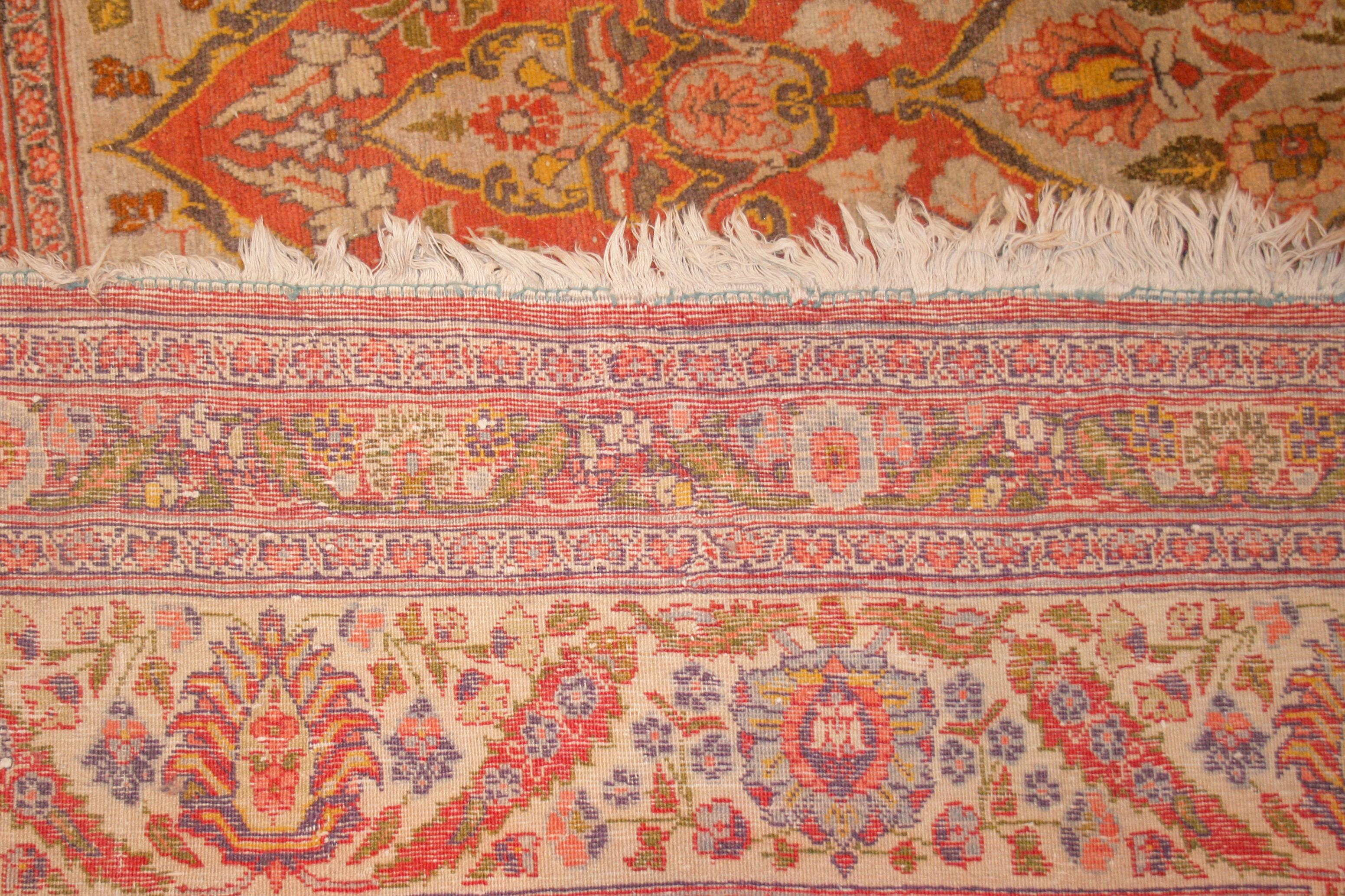 Tapis Tabriz ancien sur fond terre cuite douce et bleu pâle Bon état - En vente à Milan, IT