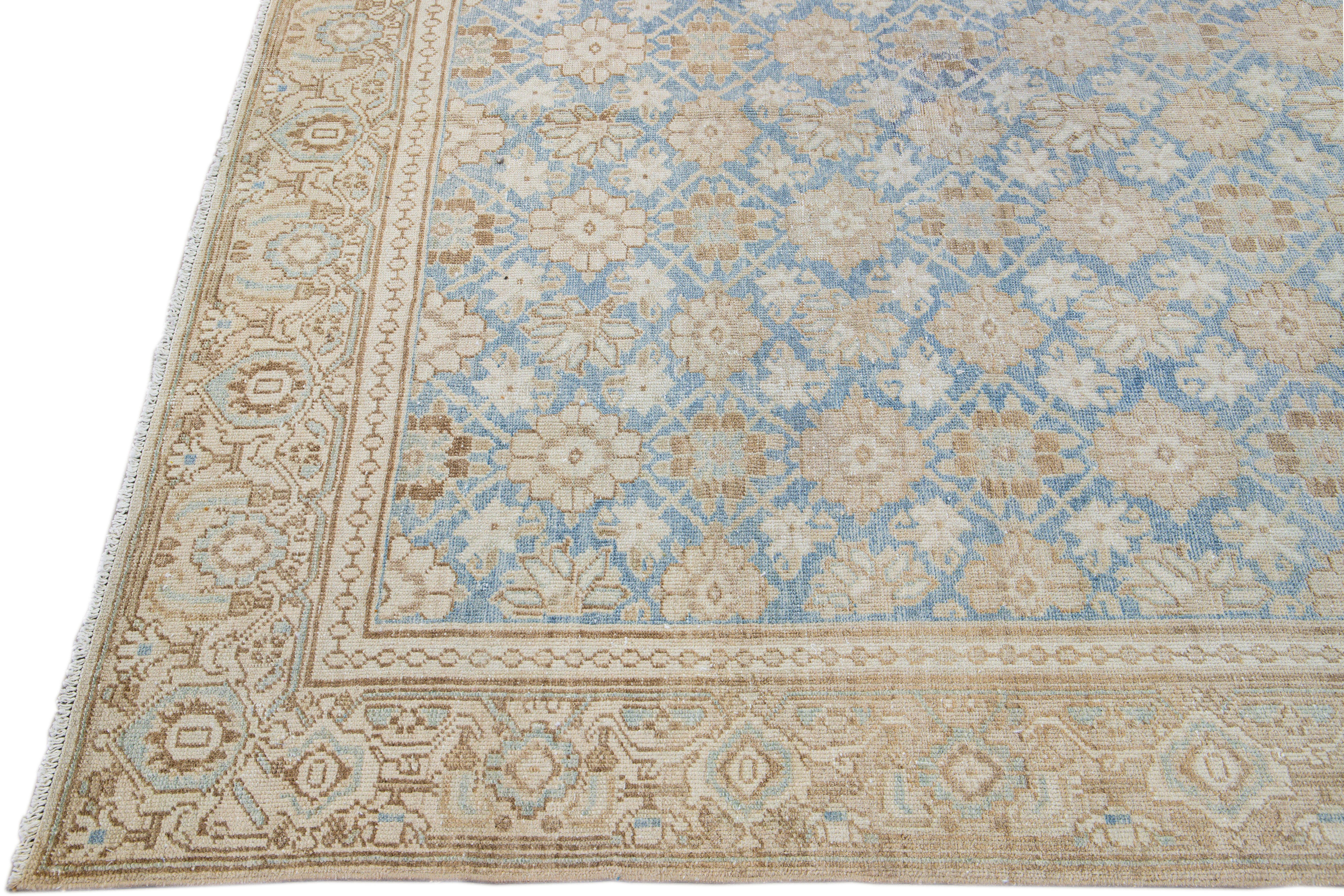 Début du 20ème siècle Ancien tapis persan bleu Tabriz en laine fait à la main à motif floral en vente