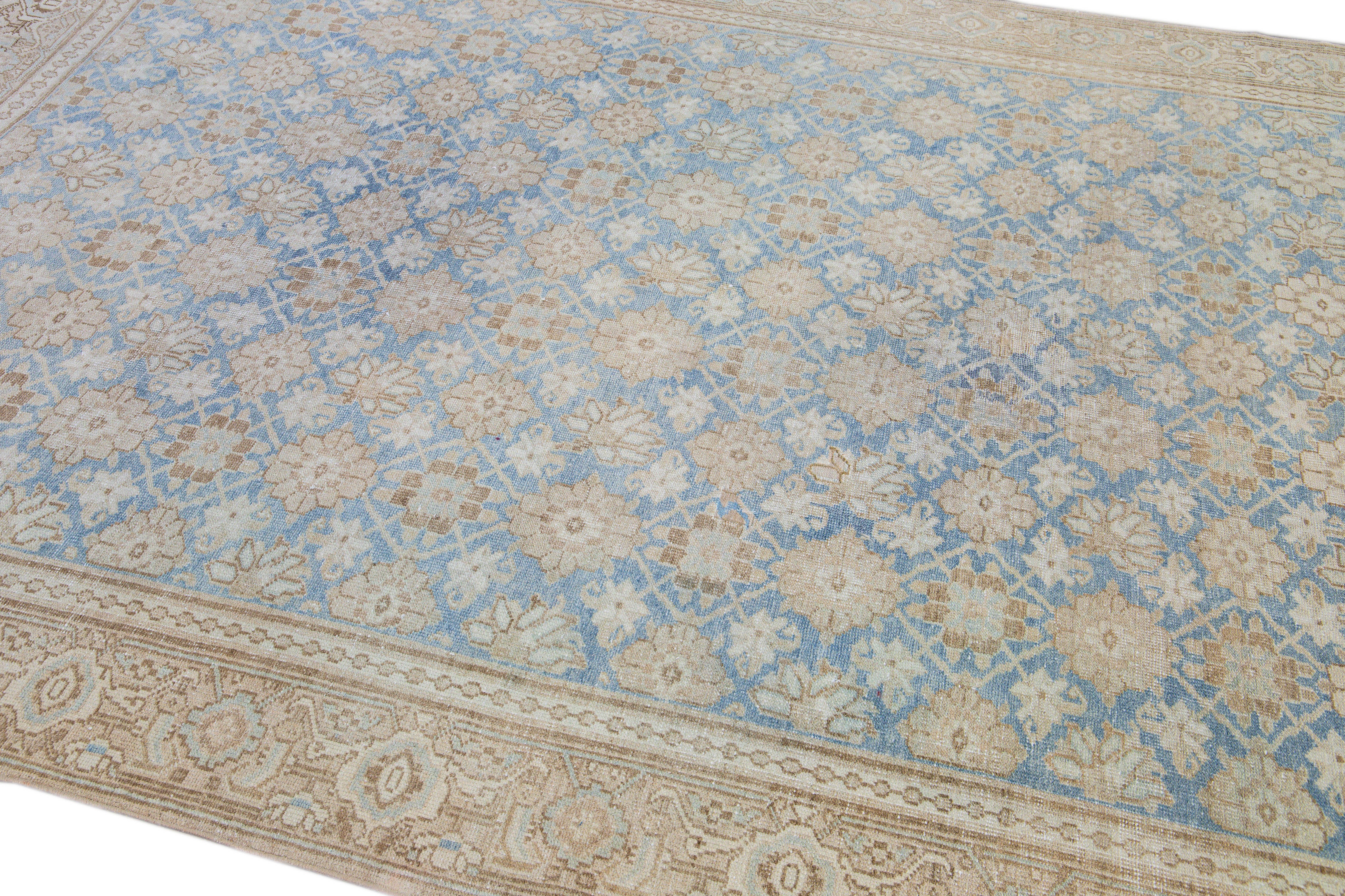 Laine Ancien tapis persan bleu Tabriz en laine fait à la main à motif floral en vente