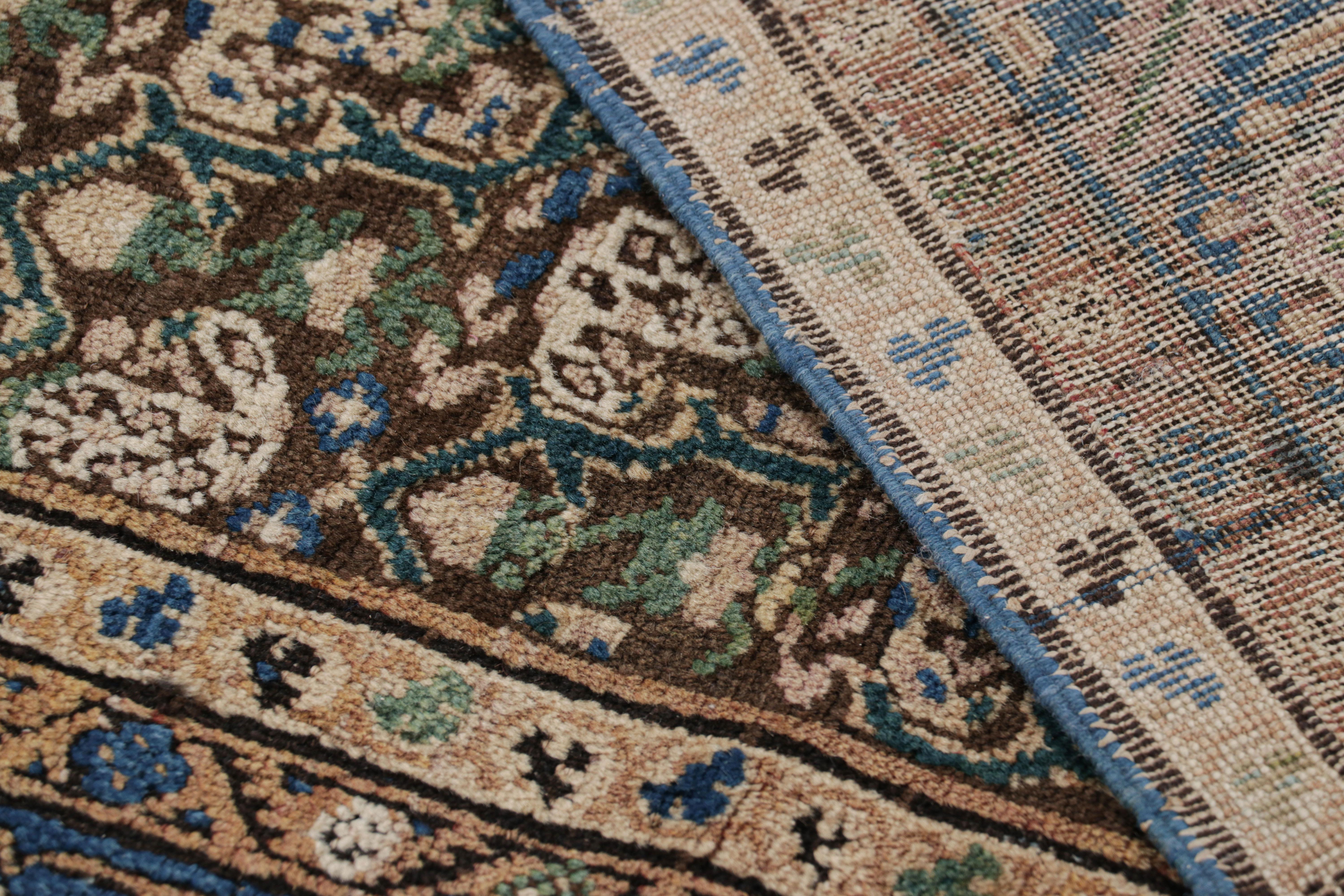Antiker Tabriz-Perserteppich in Brown mit geometrischen Blumen, von Rug & Kilim (Wolle)