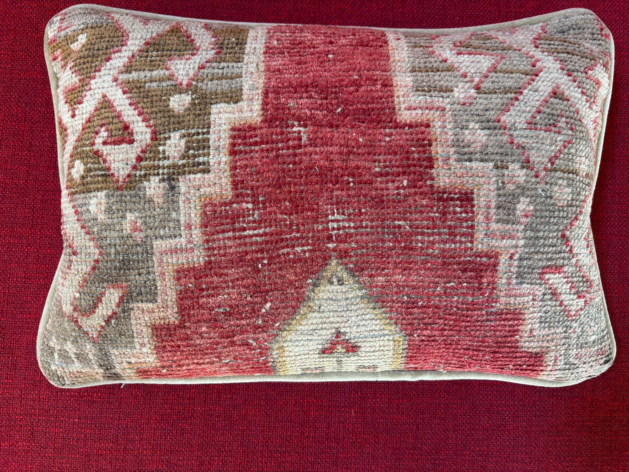 Coussin de tapis persan ancien de Tabriz en vente 5