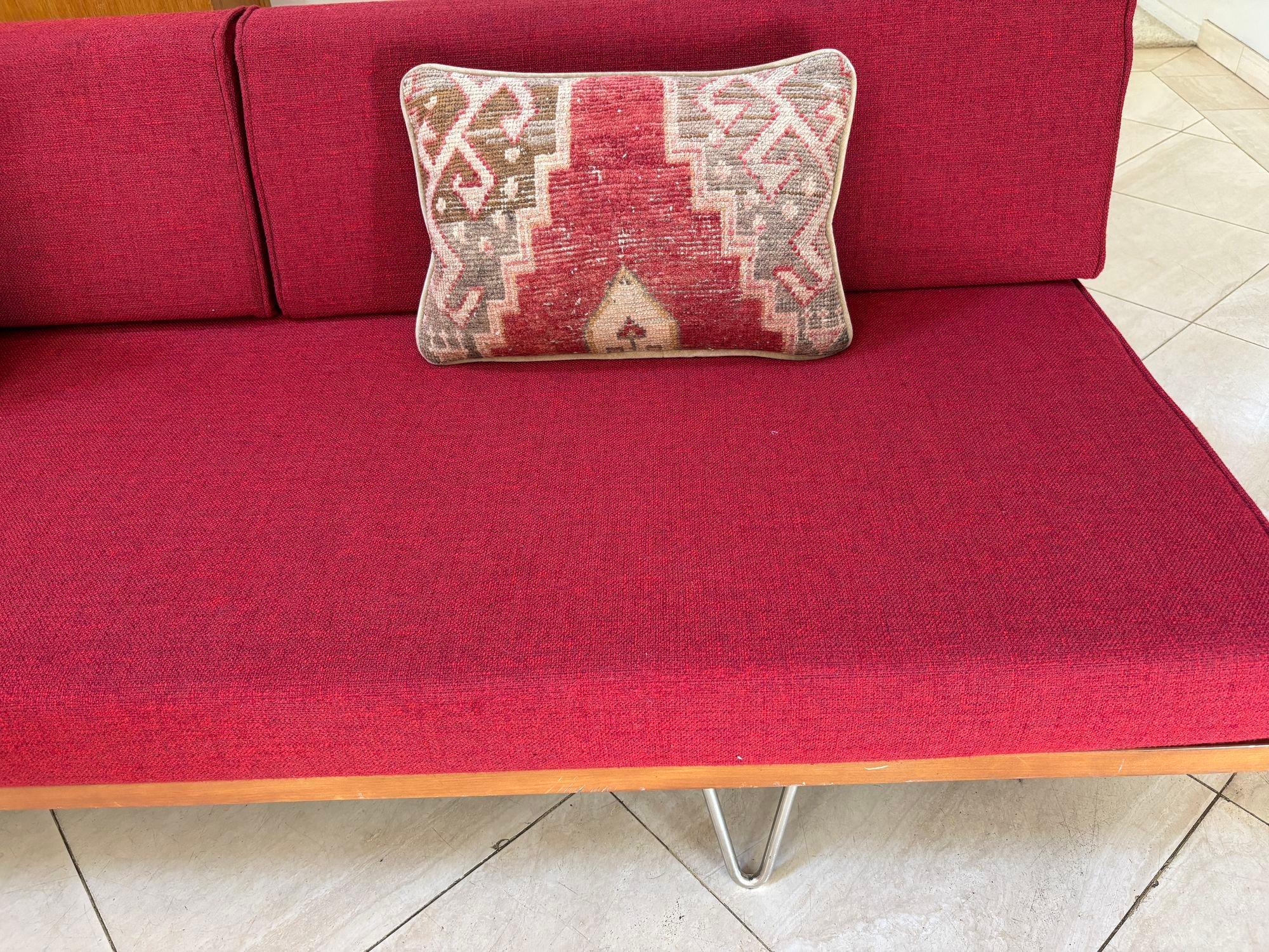 Coussin de tapis persan ancien de Tabriz en vente 8