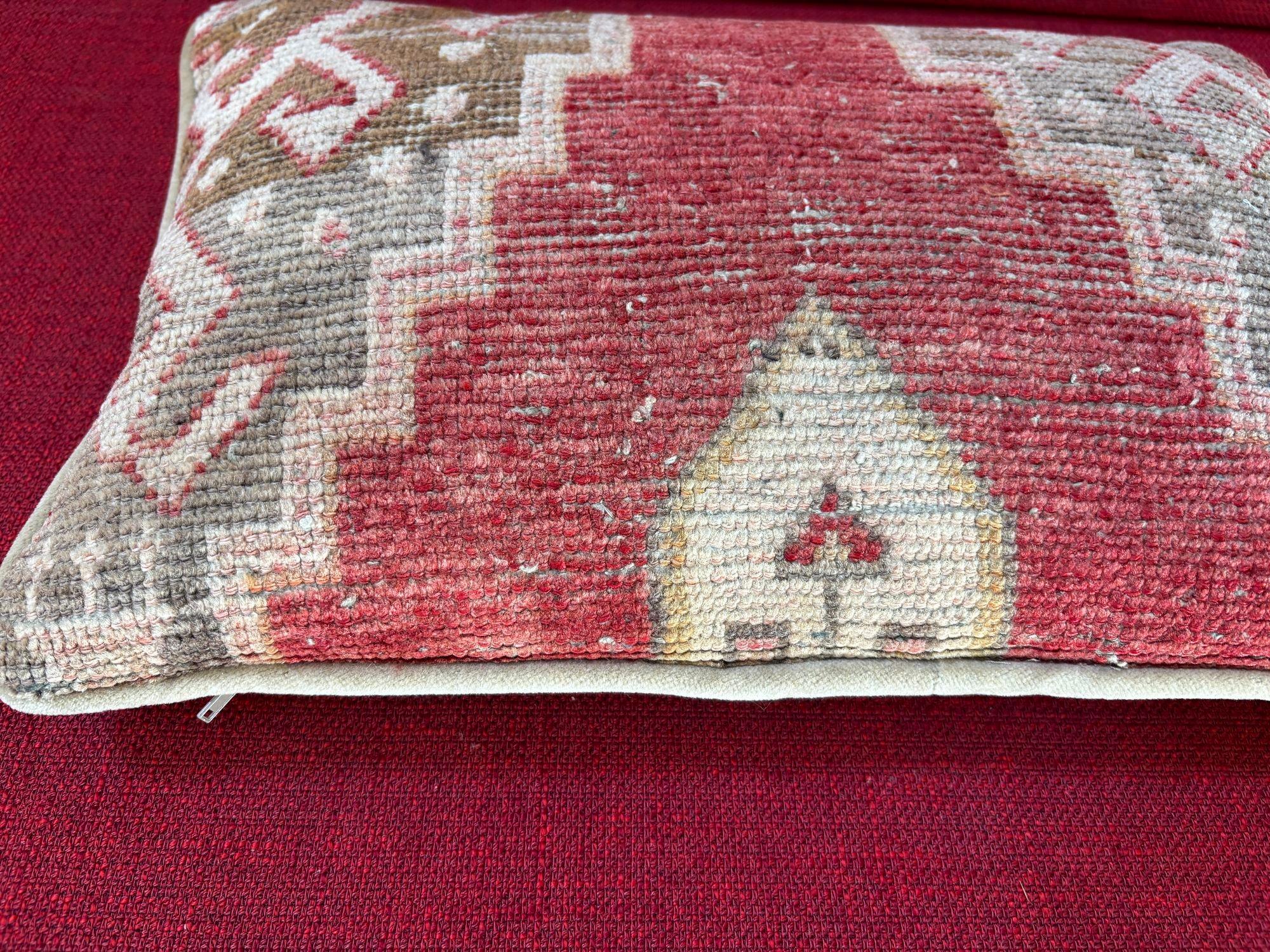 Laine Coussin de tapis persan ancien de Tabriz en vente
