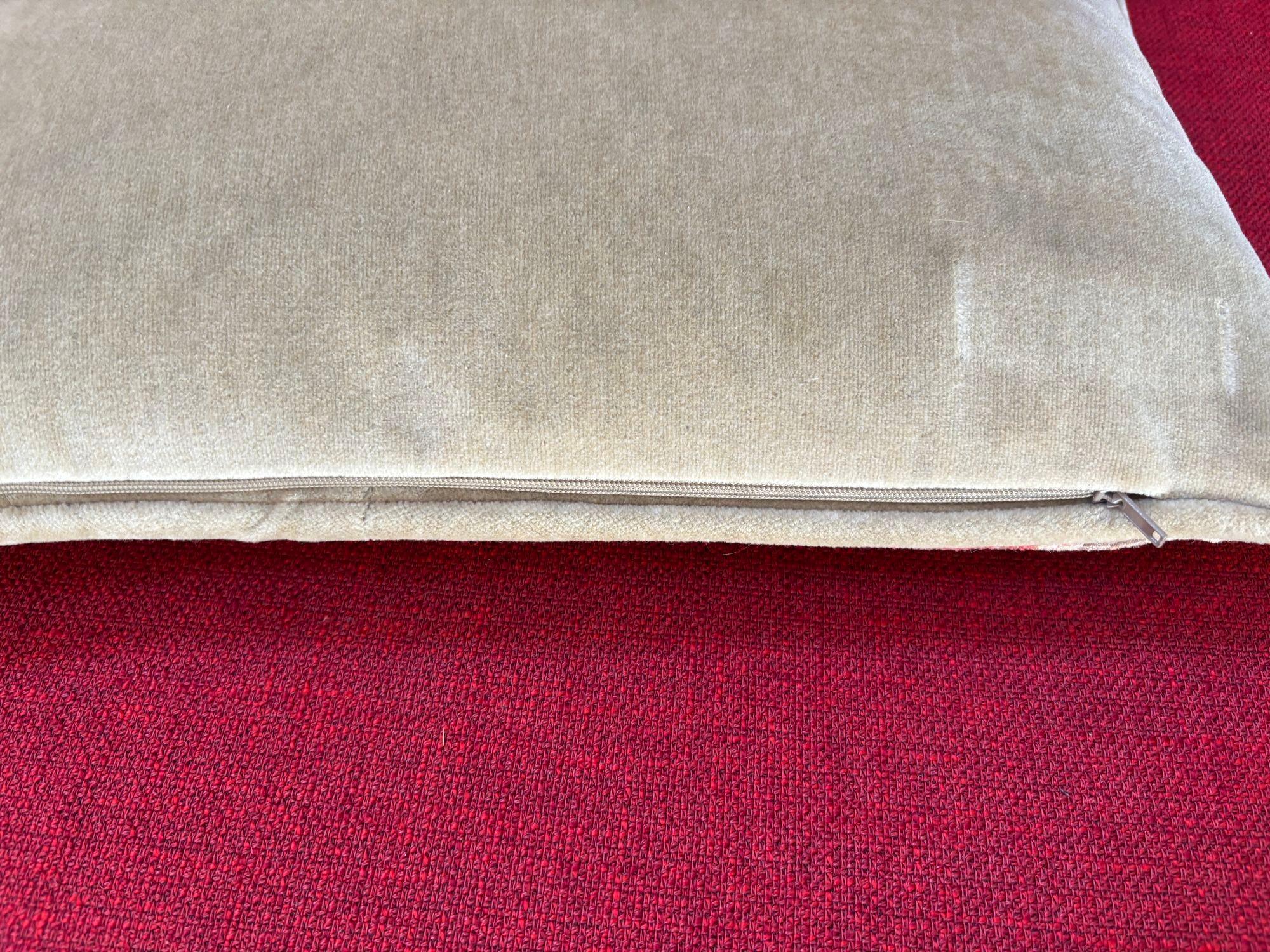 Coussin de tapis persan ancien de Tabriz en vente 3