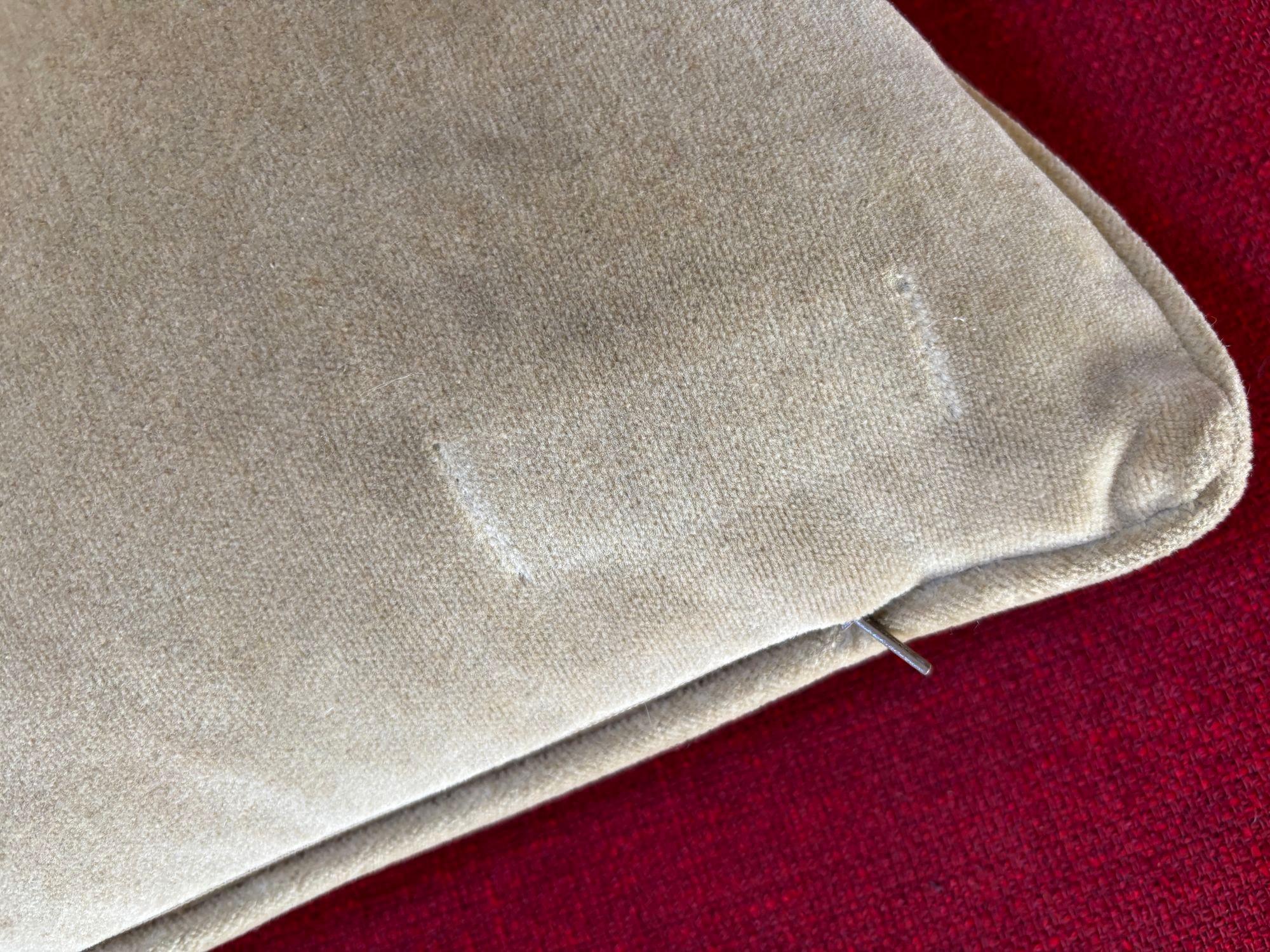 Coussin de tapis persan ancien de Tabriz en vente 4