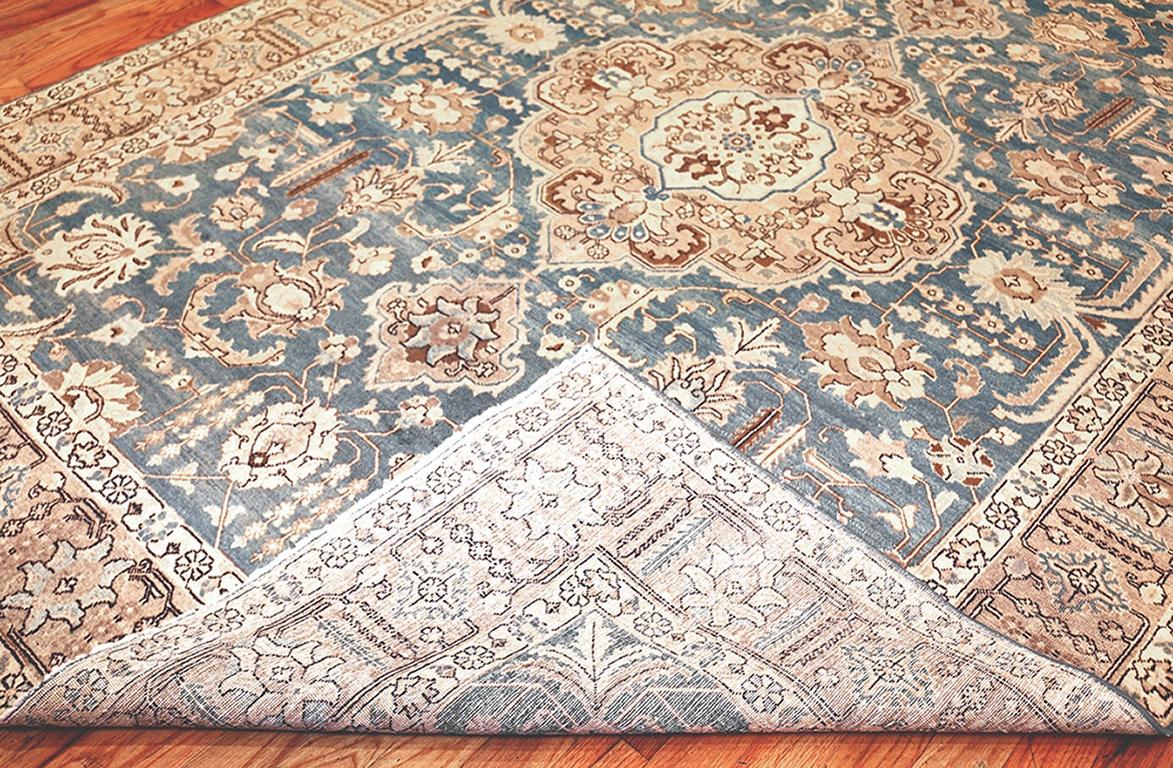 Wool Antique Tabriz Persian Rug. Size: 8 ft x 11 ft (2.44 m x 3.35 m)