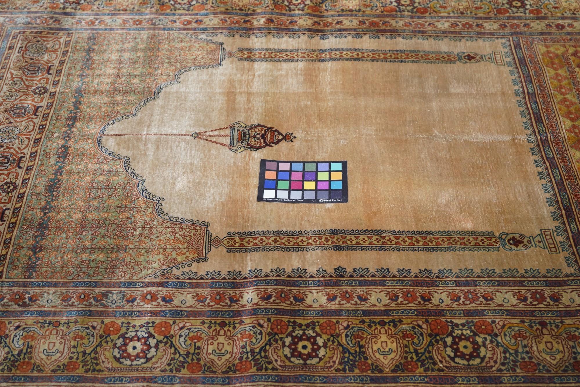 Antiker Seiden-Tabriz-Teppich im Angebot 6