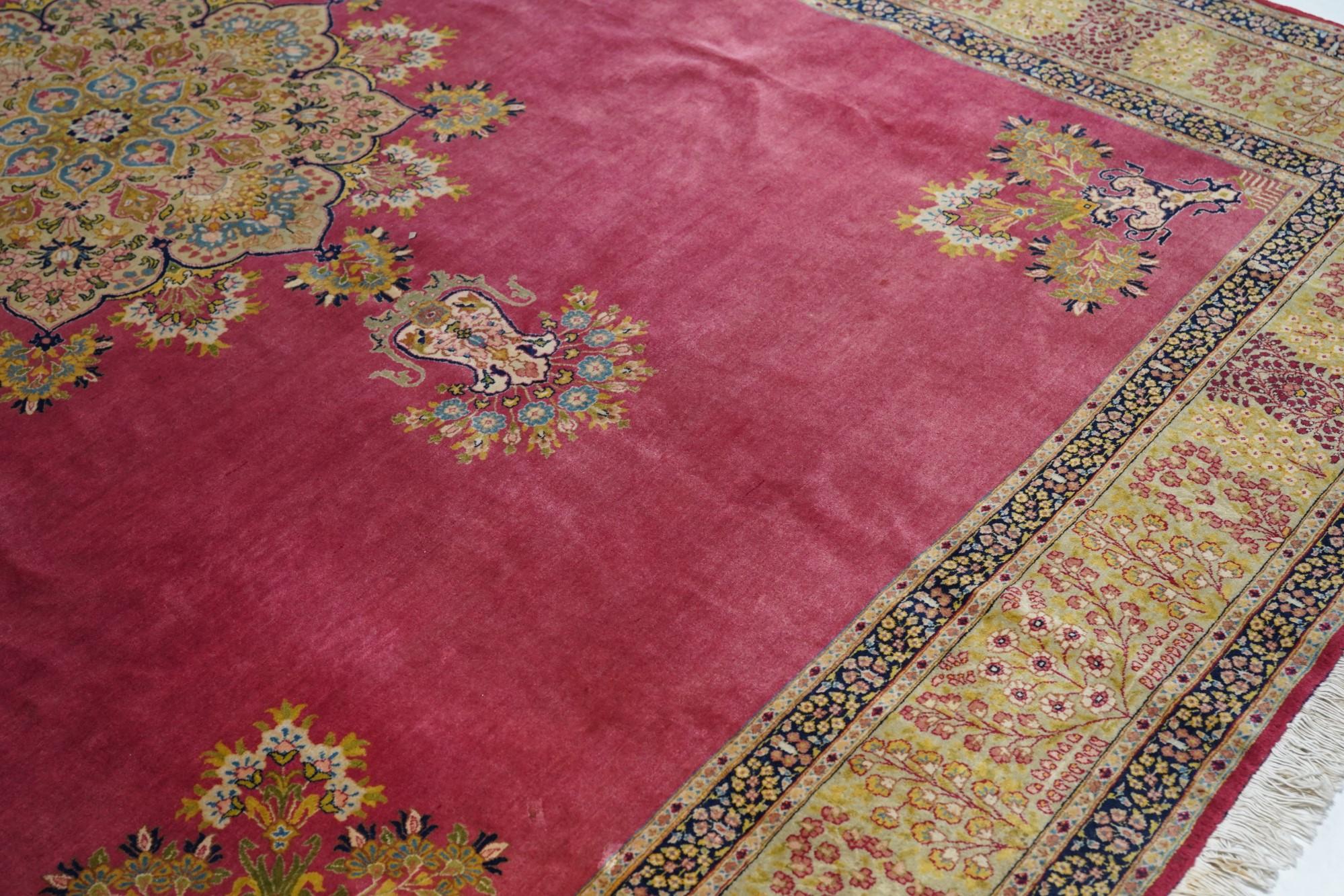 Antique Tabriz Rug In Good Condition For Sale In New York, NY
