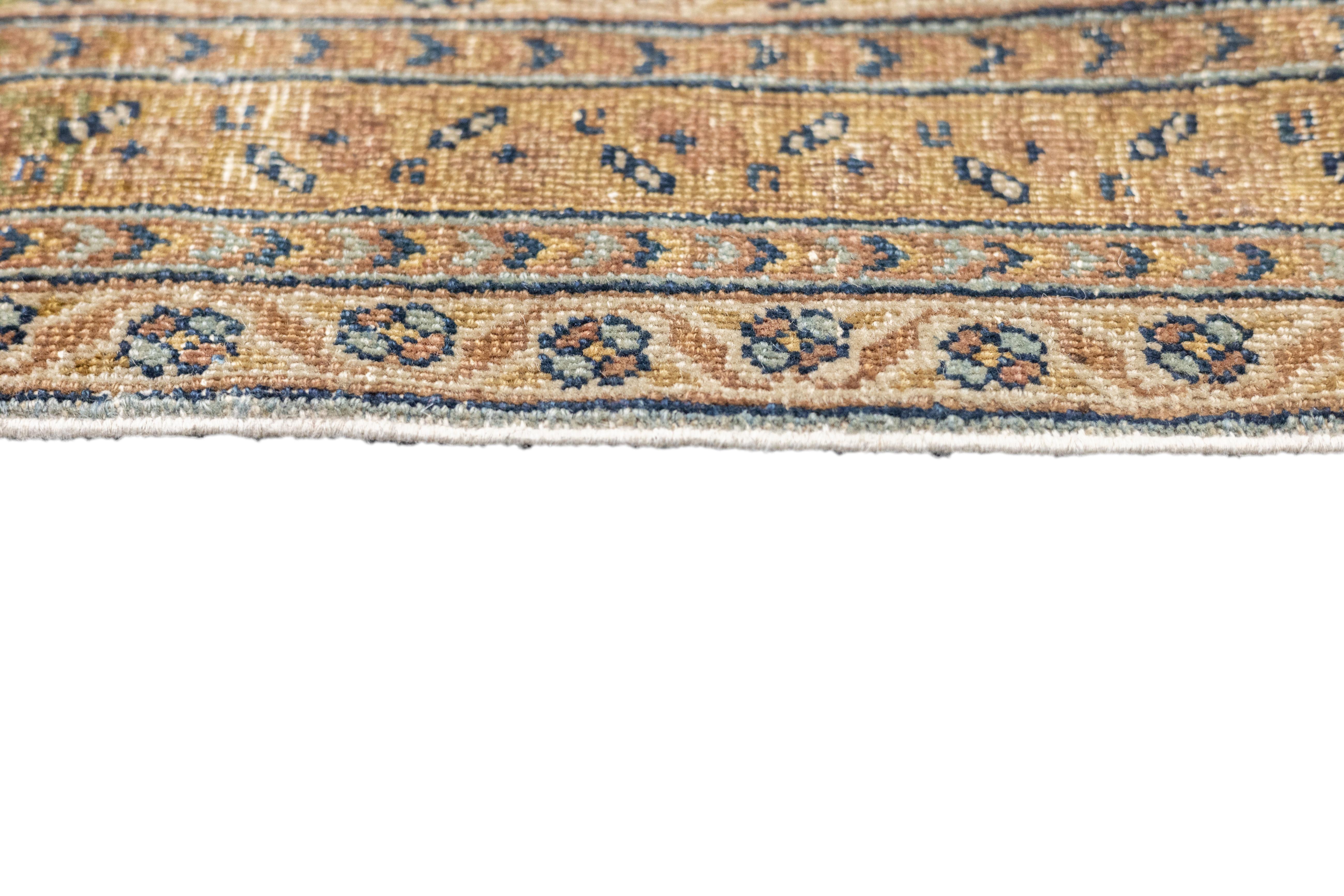 Antiker Täbris-Teppich 7'4'' x 9'7'' im Angebot 2