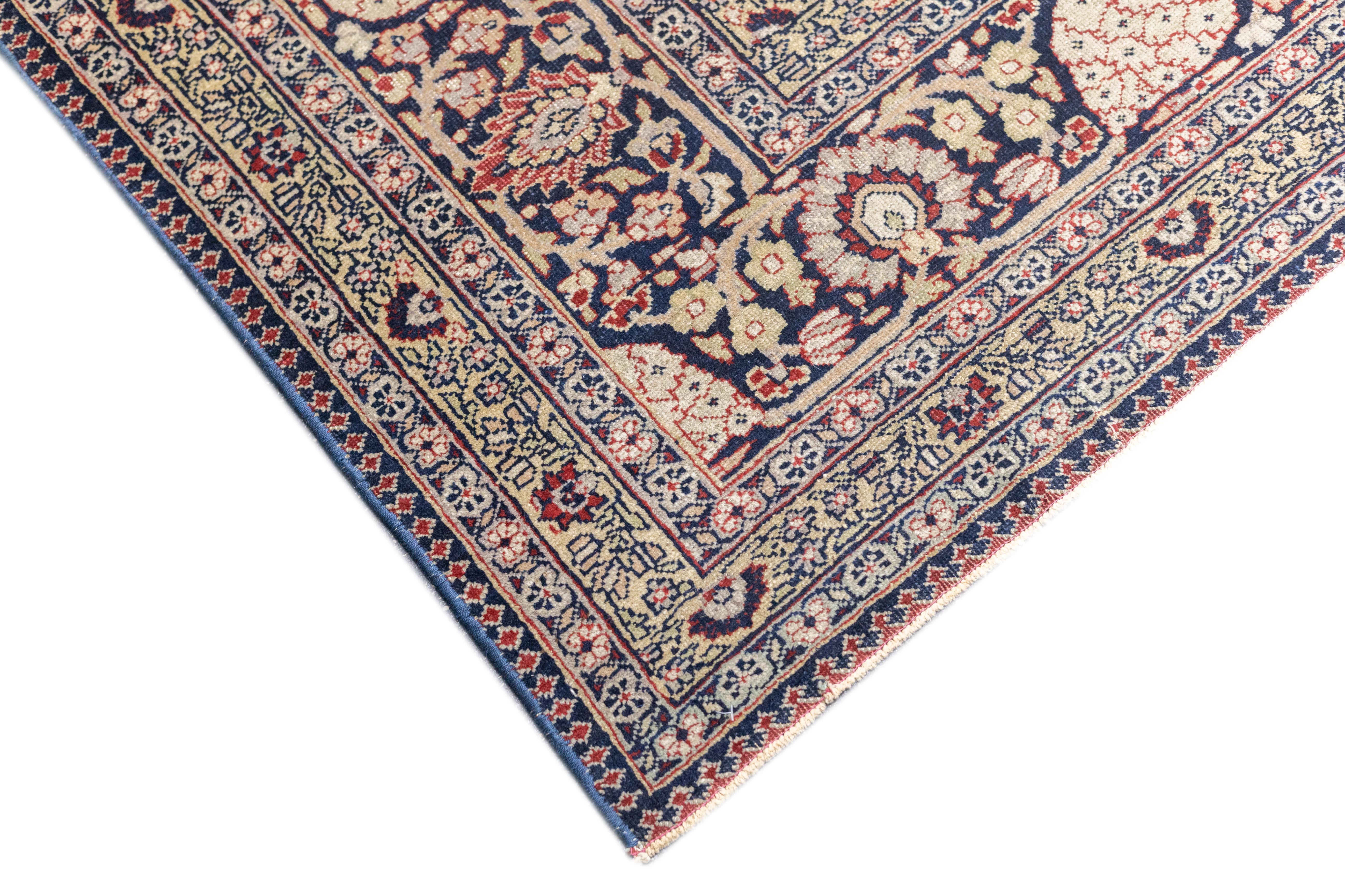 Antiker Täbris-Teppich 8'3'' x 11'4'' (Persisch) im Angebot