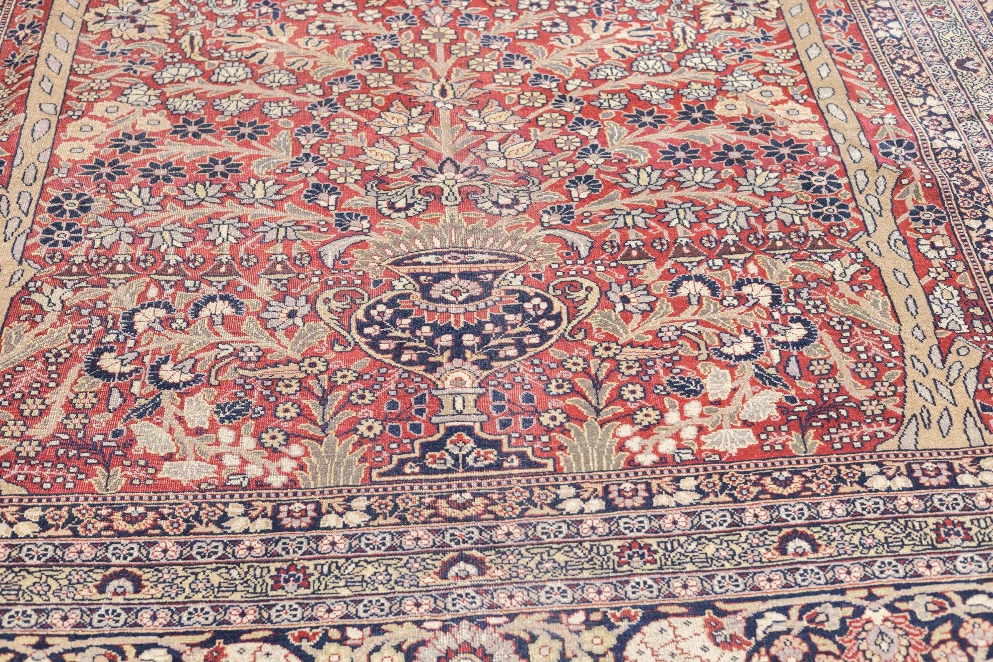 Antiker Täbris-Teppich 8'3'' x 11'4'' (Handgeknüpft) im Angebot