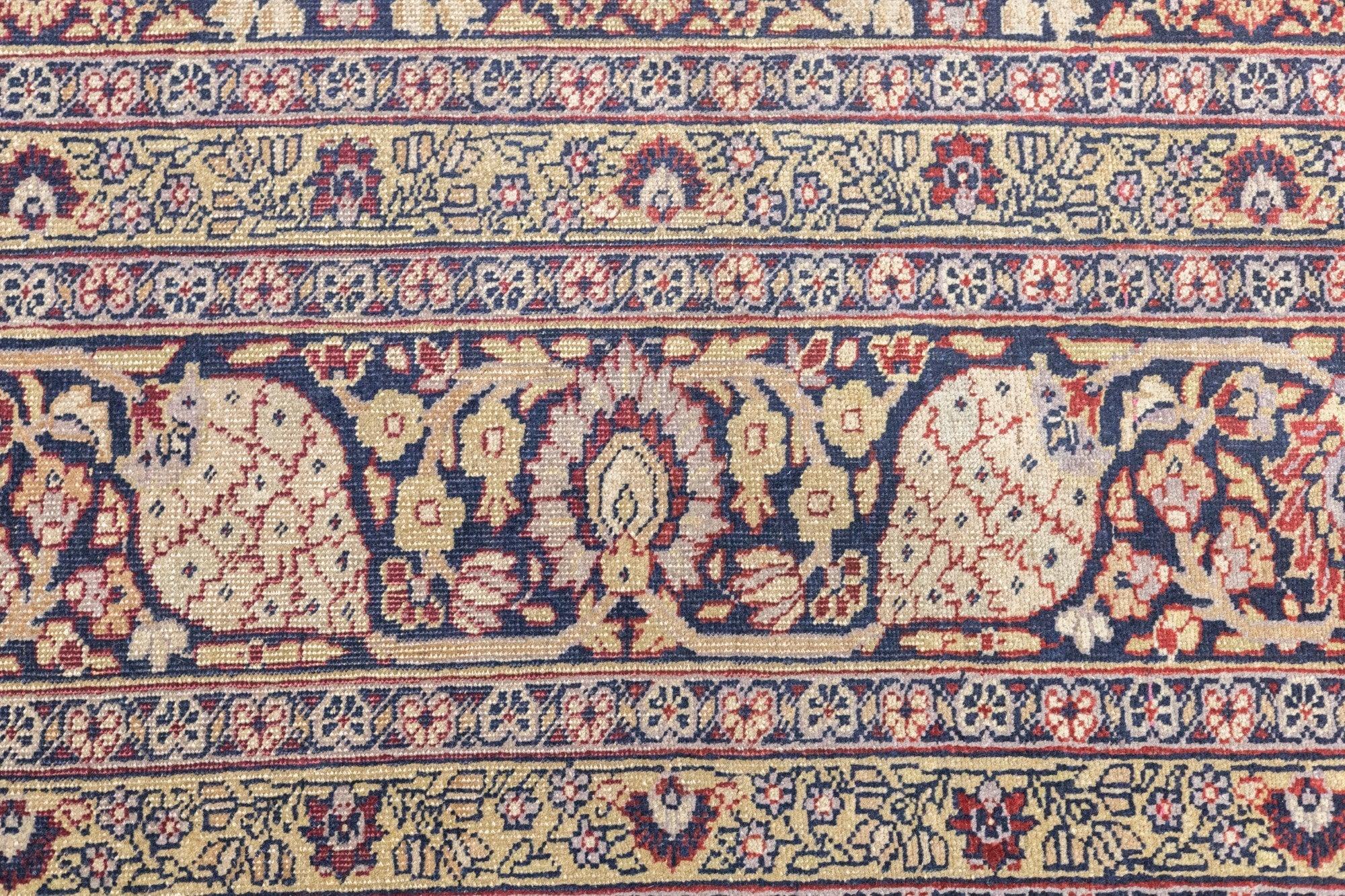 Antiker Täbris-Teppich 8'3'' x 11'4'' im Angebot 1